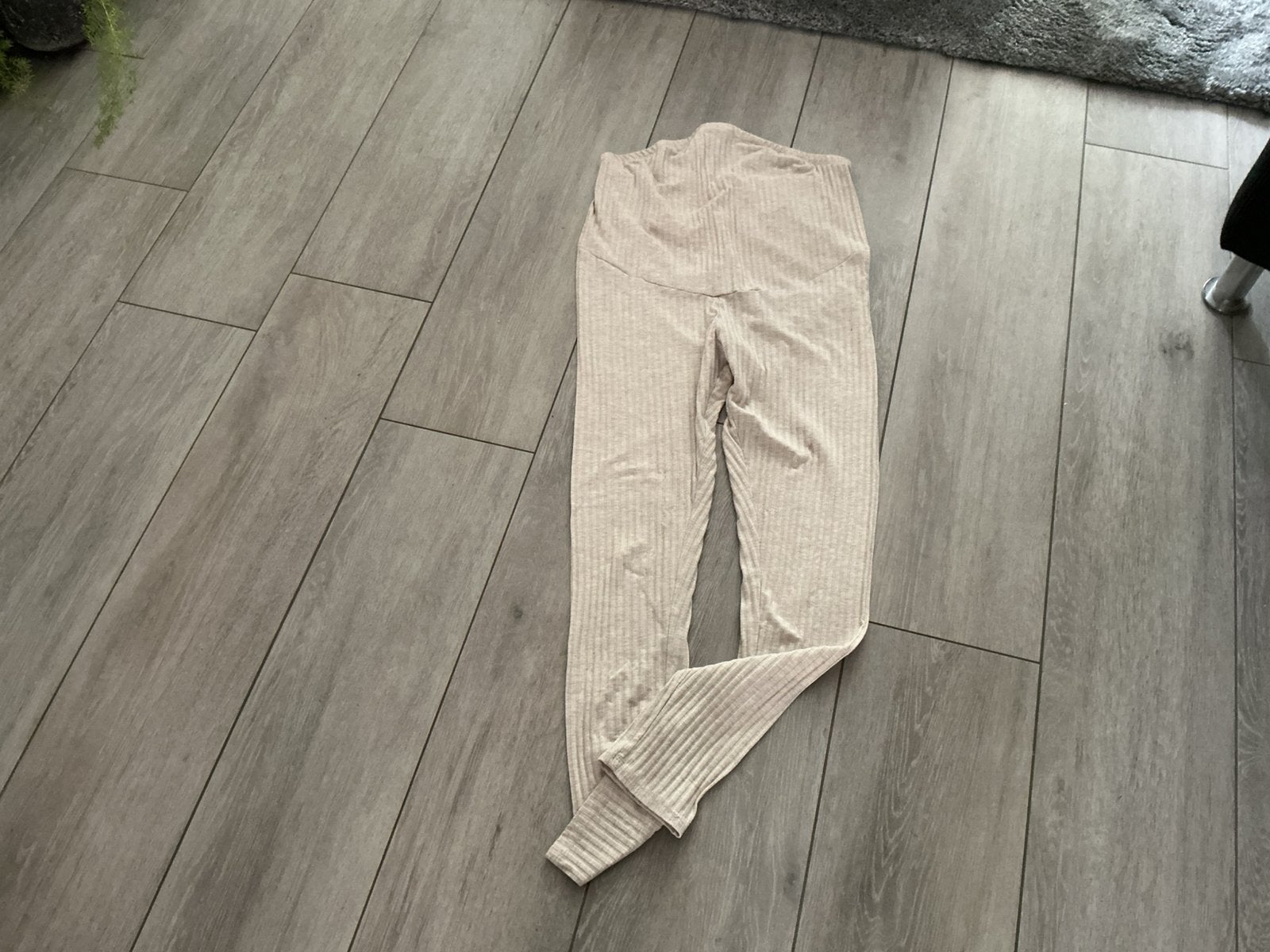 Zwangerschapsbroek, Beige, Maat 42/44 (L), Ophalen of Verzenden, Gedragen