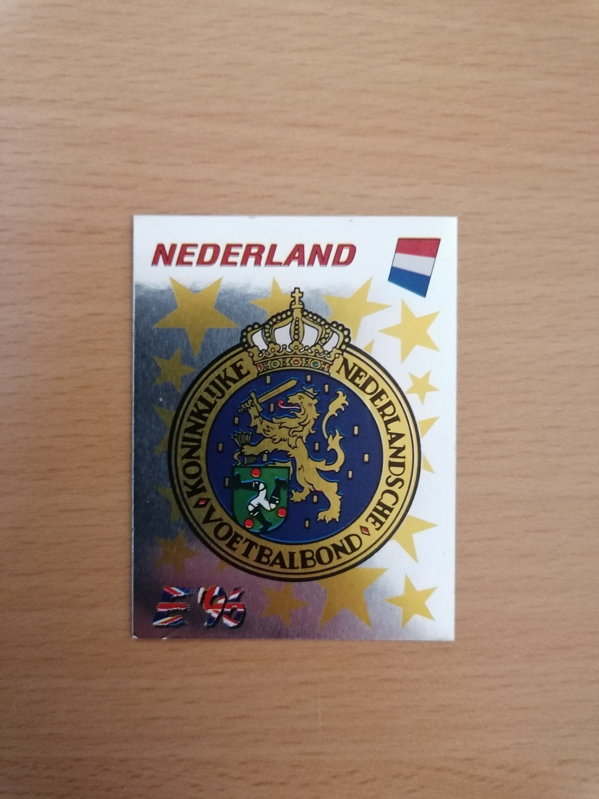 Panini Euro 96 #75 Nederland embleem., Ophalen of Verzenden, Zo goed als nieuw, Plaatje