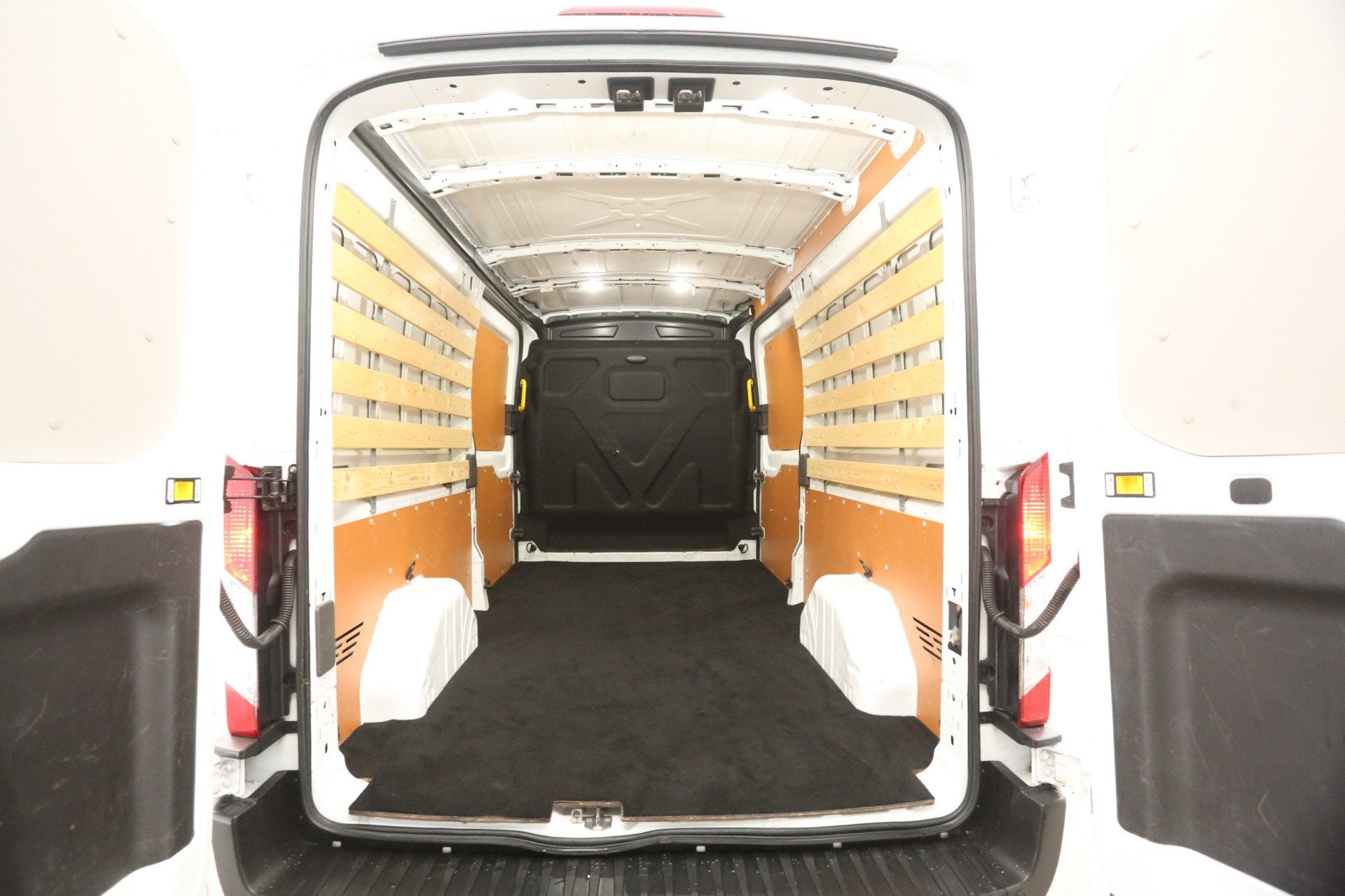 Ford Transit 2.0 TDCI L3H2 | Marge | Airco | Cruise | 3 Zits, Voorwielaandrijving, Euro 6, 4 cilinders, 2450 kg