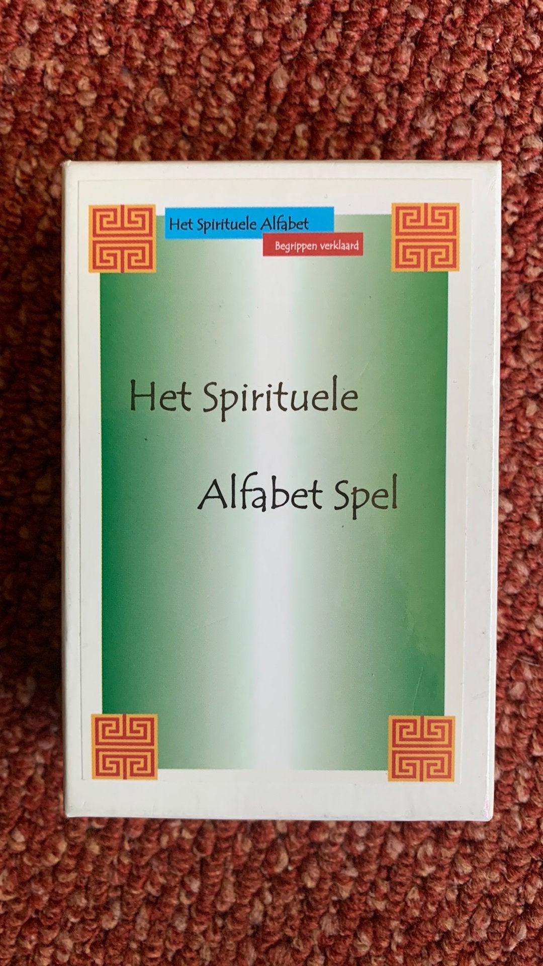 Het spirituele Alfabet spel orakel en inzicht kaartspel, Ophalen of Verzenden, Zo goed als nieuw, Spiritualiteit algemeen, Overige typen