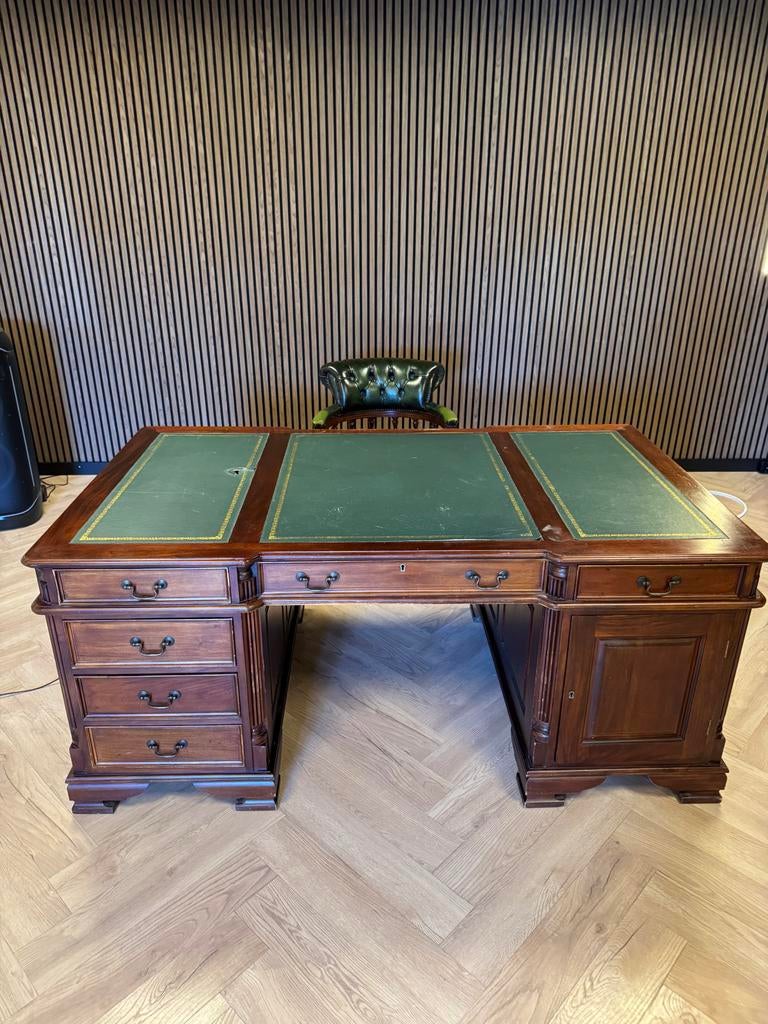 Chesterfield bureau met captainschair bureaustoel buro bruin, Huis en Inrichting, Bureaus, Ophalen, Gebruikt, Secretaire, Antiek