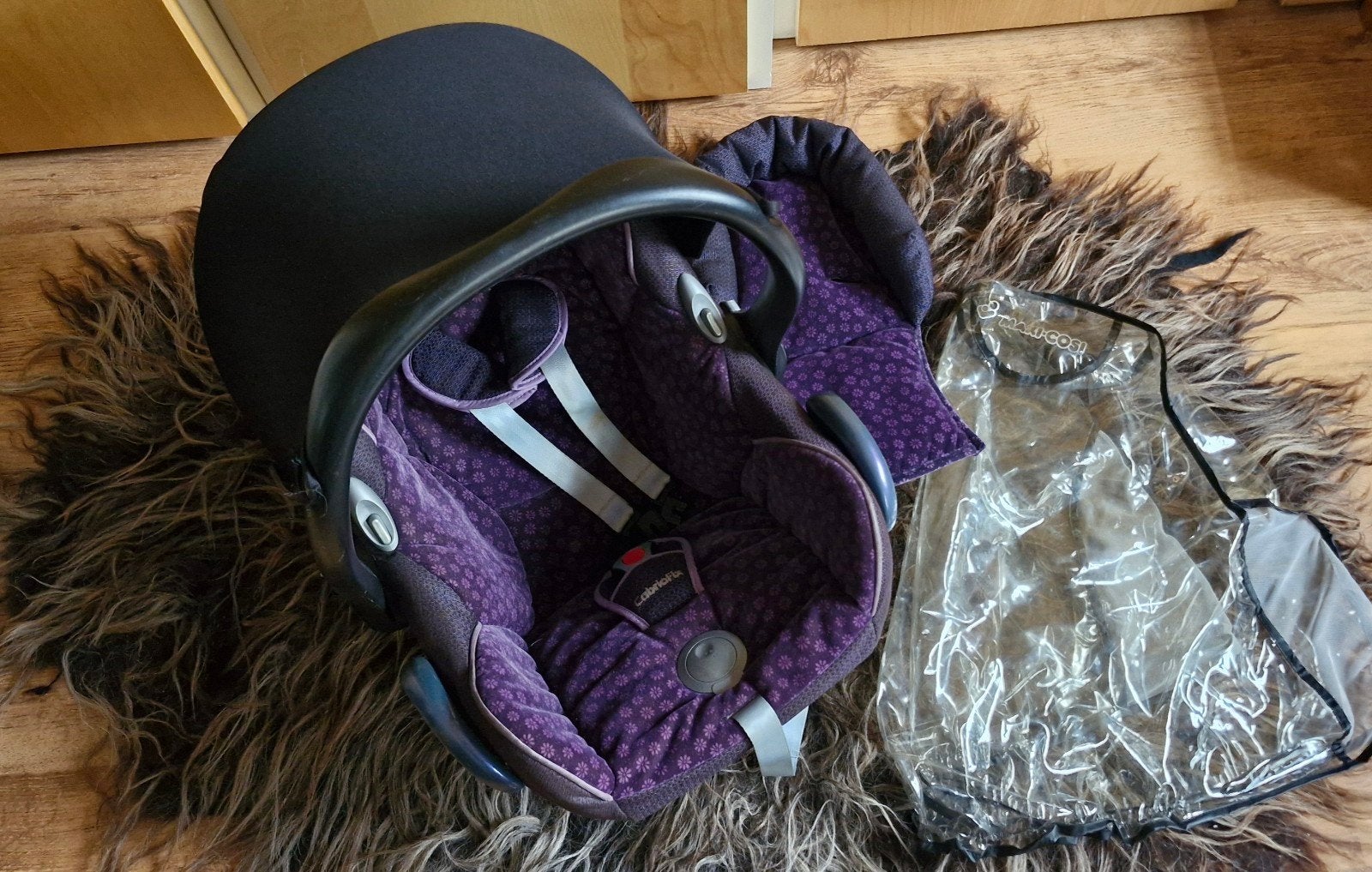 Maxi Cosi paars/zwart compleet zitverkleiner & Regenhoes, Ophalen, 0 t/m 13 kg, Maxi-Cosi, Gebruikt