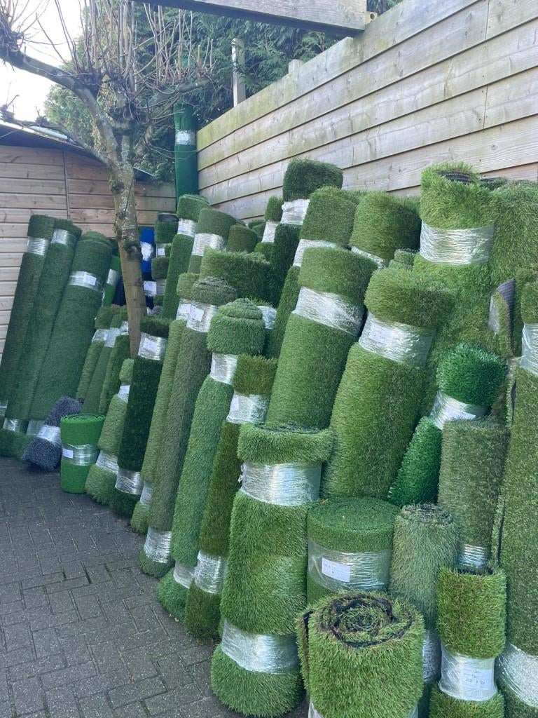 Kunstgras Restanten Opruiming 4 meter en 2 meter met korting, Ophalen of Verzenden, Nieuw, 20 m² of meer, Kunstgras