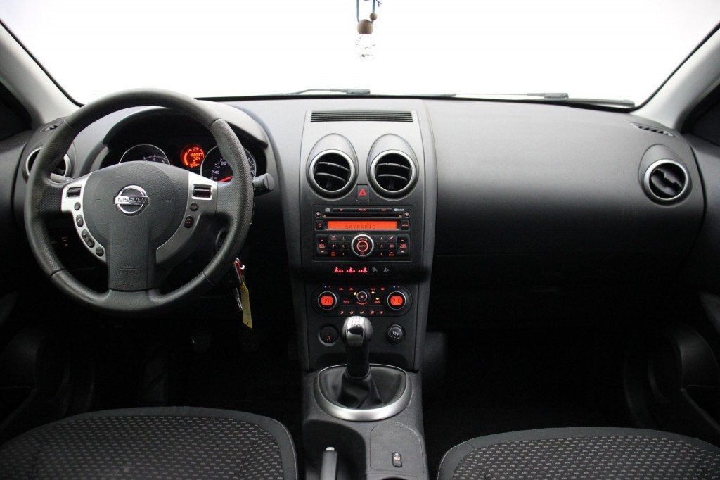 Nissan QASHQAI 1.6 Acenta - Cruise, Clima, Trekhaak, Voorwielaandrijving, 1272 kg, 15 km/l, Gebruikt