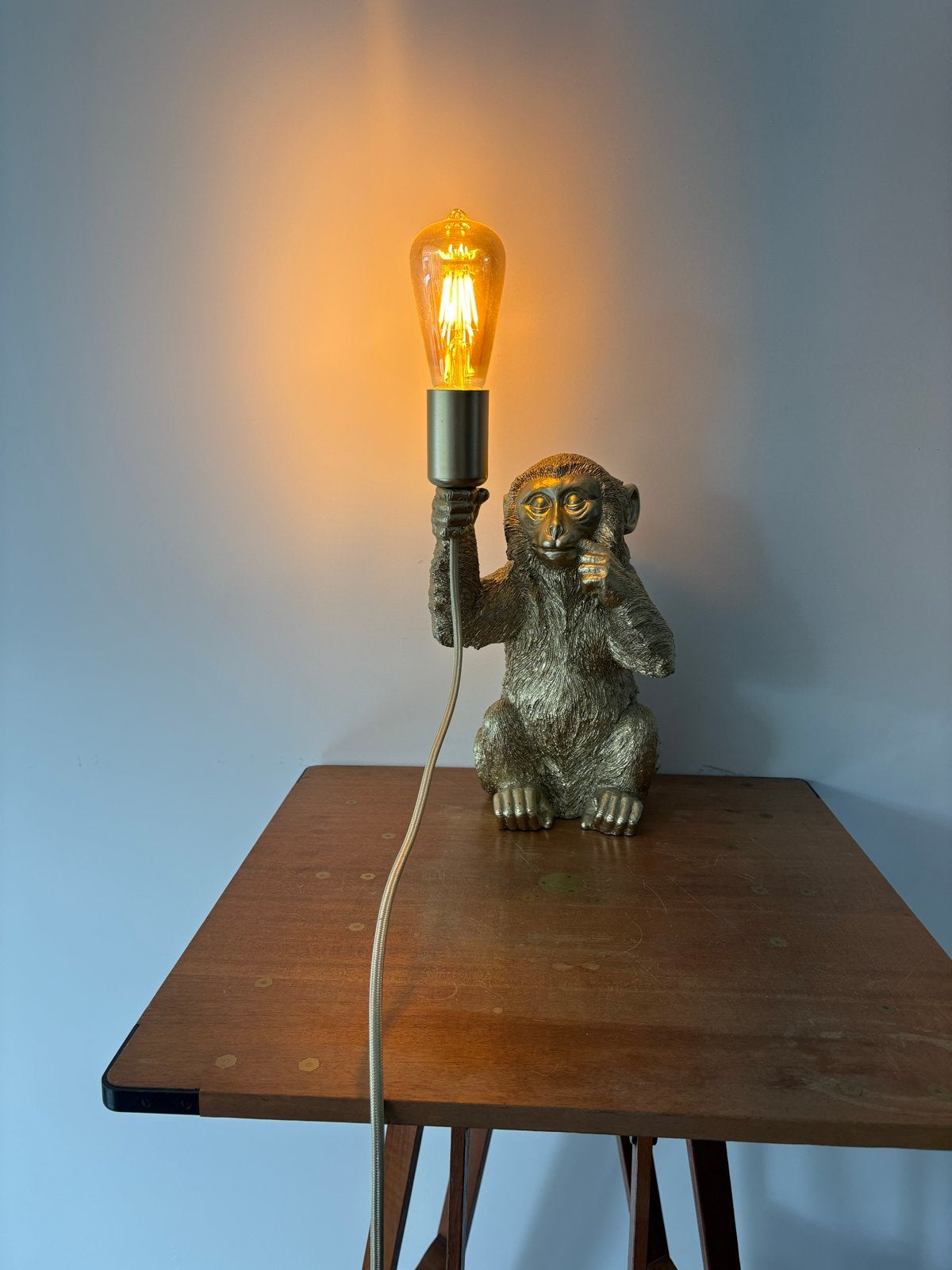 Gouden Apenlamp- Uniek Design, Kunststof, Goud, Inclusief lichtbron, Modern