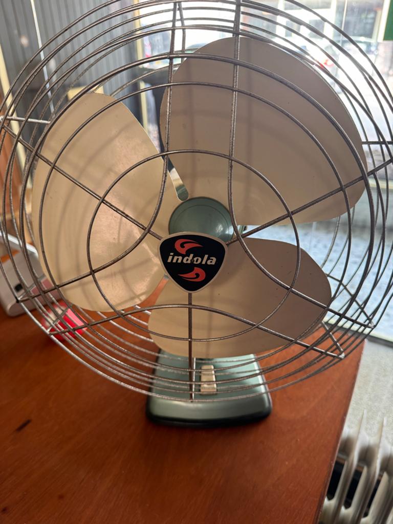 Indola vintage ventilator - Werkt prima, Witgoed en Apparatuur, Ophalen of Verzenden, Zo goed als nieuw, Tafelventilator