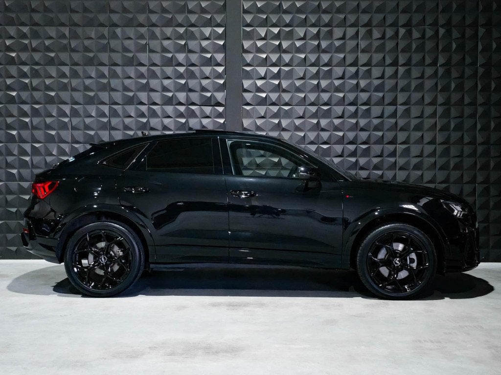 Audi Q3 Sportback 45 TFSI e S line | Pano | All Black | 20", Auto's, Audi, 12 maanden, Gebruikt, Zwart, Parkeersensor