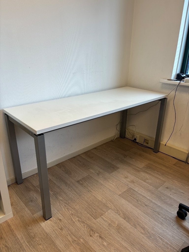 GRATIS Bureau met stoelen, Diversen, Bureau-accessoires, Ophalen, Gebruikt