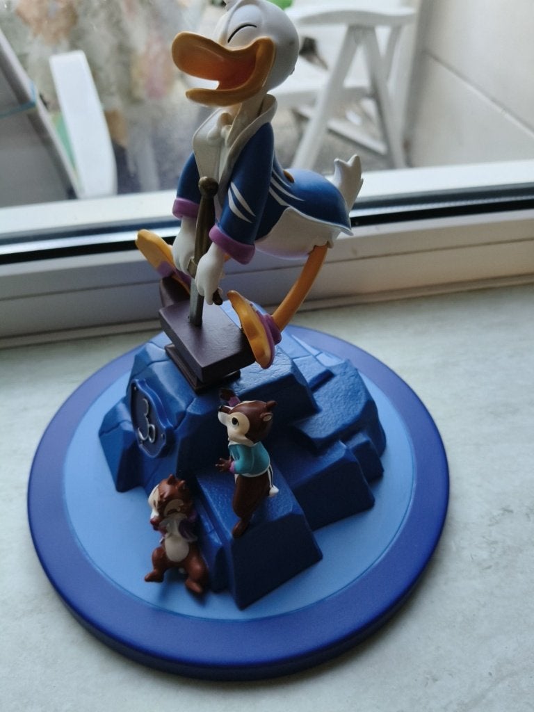 Chip & Dale, Donald beeld Disneyland voor 30 jarig bestaan, Verzamelen, Ophalen of Verzenden, Donald Duck, Zo goed als nieuw, Beeldje of Figuurtje