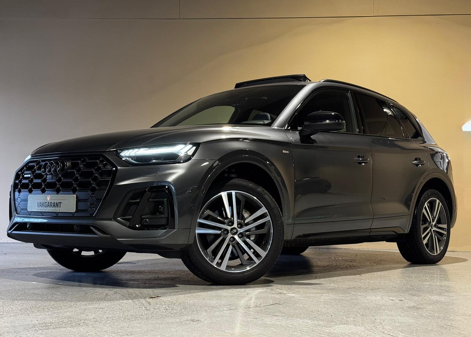 Audi Q5 50 TFSI e S edition Competition |Pano |360° |Sfeer, Auto's, 12 maanden, 14 kWh, Gebruikt, 4 cilinders