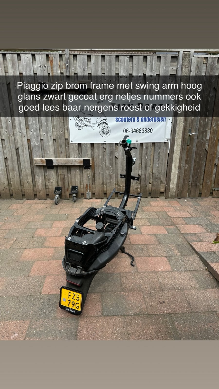 Piaggio zip brom frame/swing arm/gecoat, Fietsen en Brommers, Brommeronderdelen | Scooters, Zo goed als nieuw, Piaggio, Frame