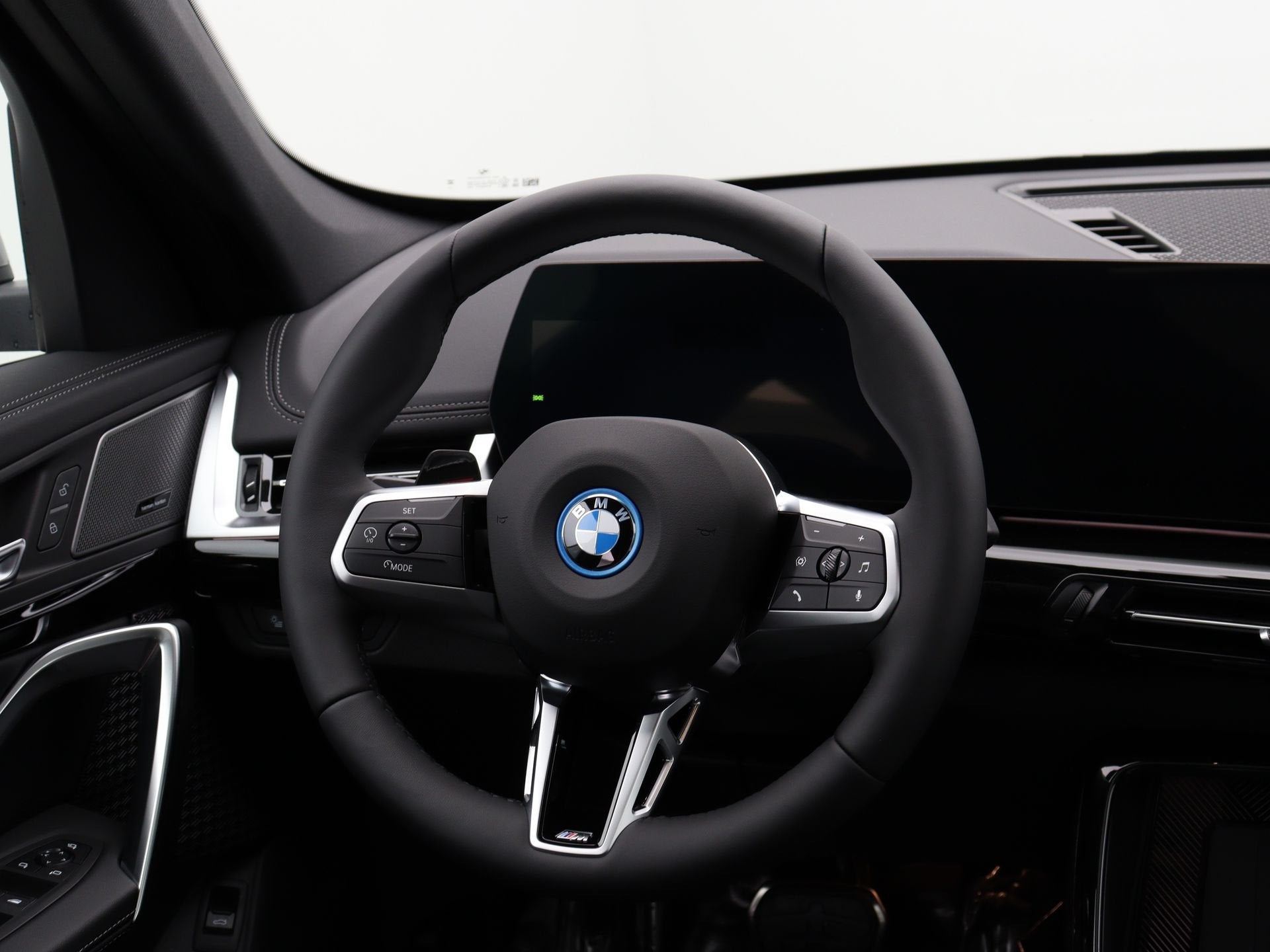 BMW X1 xDrive25e M Sport Pro | Premium Pakket | Harman Kardo, Auto's, Parkeerassistent, Zwart, Overige brandstoffen, Bedrijf