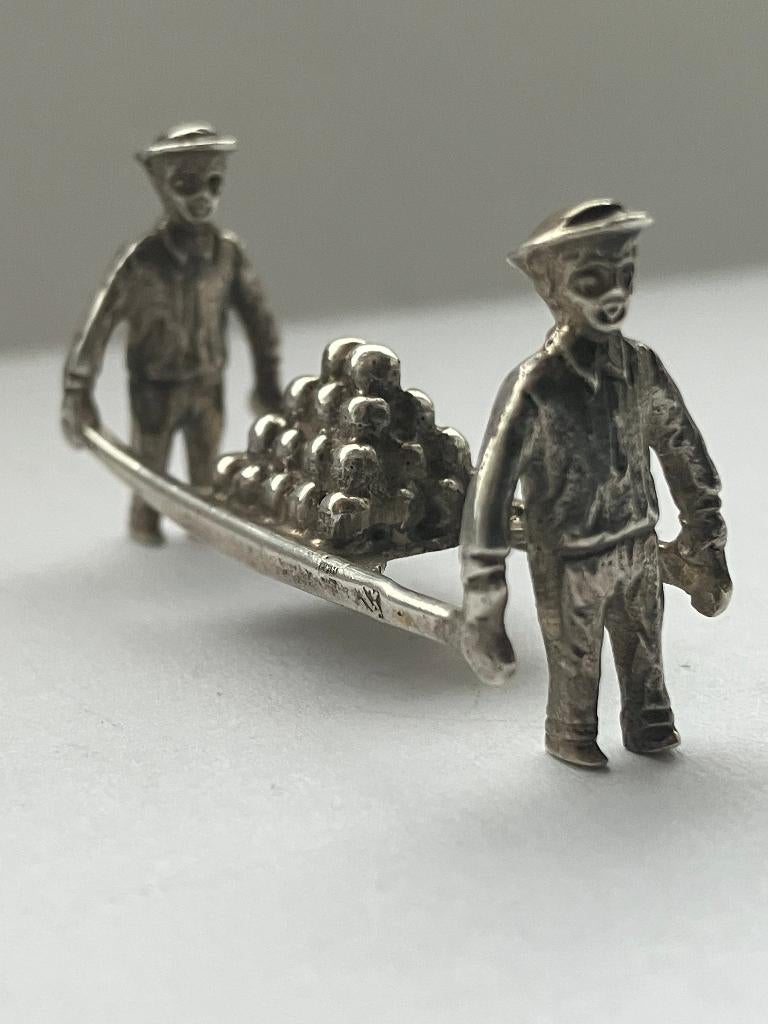Zilveren miniatuur kaasdragers, Zaanlandse Zilversmederij, Antiek en Kunst, Verzenden, Zilver