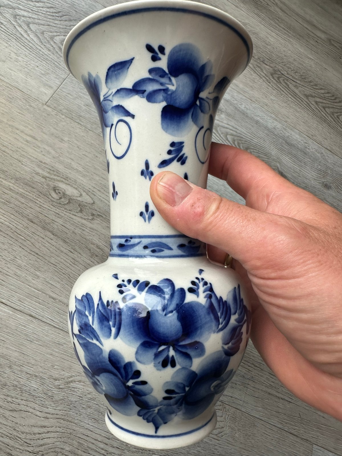 Handgemaakte Delfts blauwe vaas, geheel onbeschadigd en oud, Antiek en Kunst, Antiek | Vazen, Ophalen of Verzenden