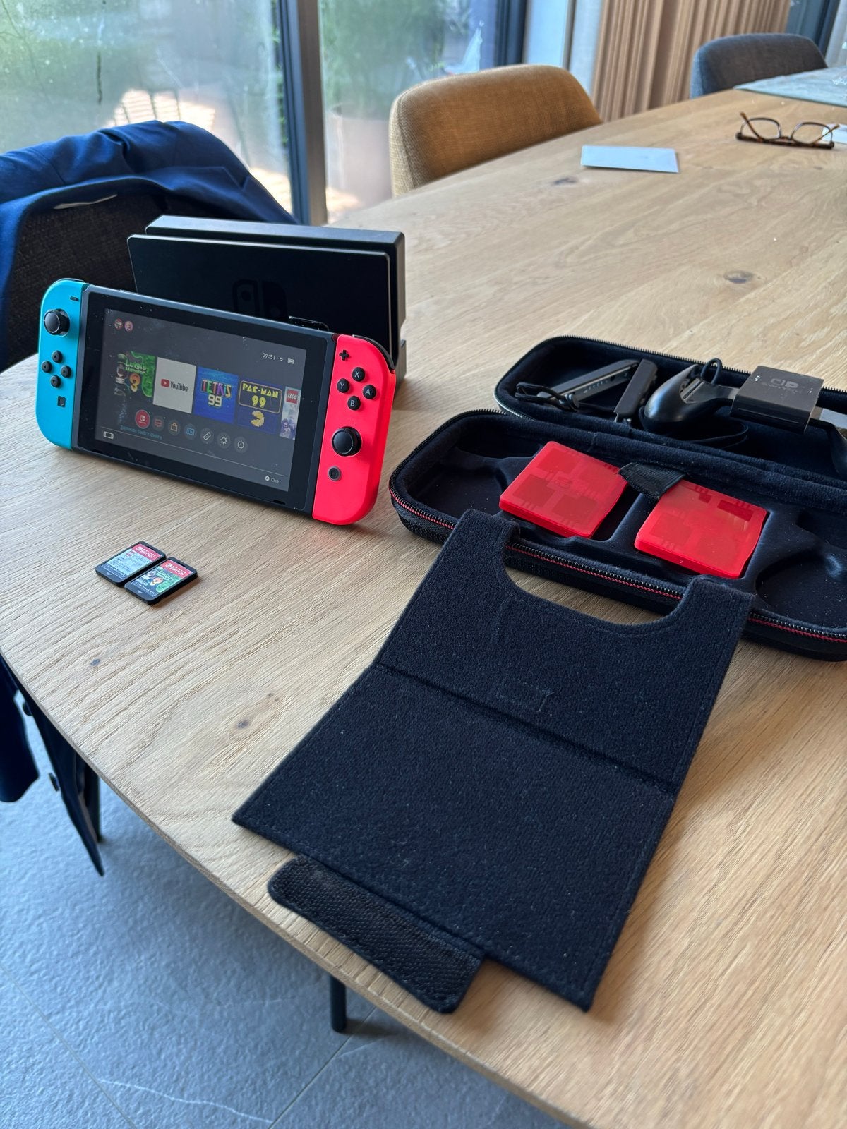 Nintendo Switch met accessoires en games in perfecte staat, Ophalen, Met games, Met 2 controllers, Zo goed als nieuw