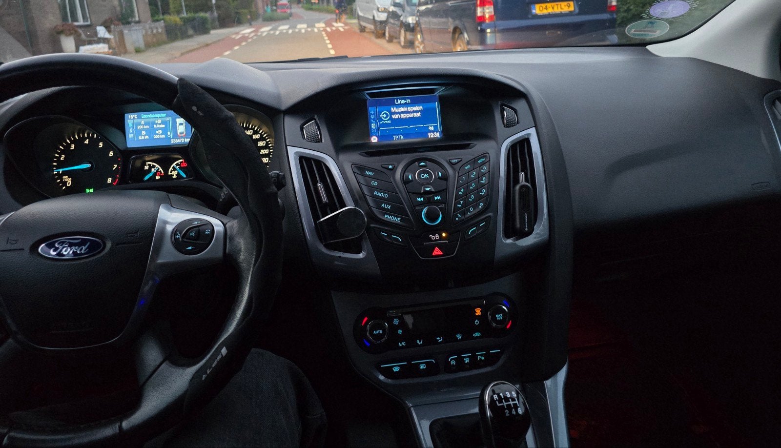 Ford Focus 1.0 Ecoboost 92KW 5D 2014 Wit, Auto's, 125 pk, 635 kg, Wit, Origineel Nederlands