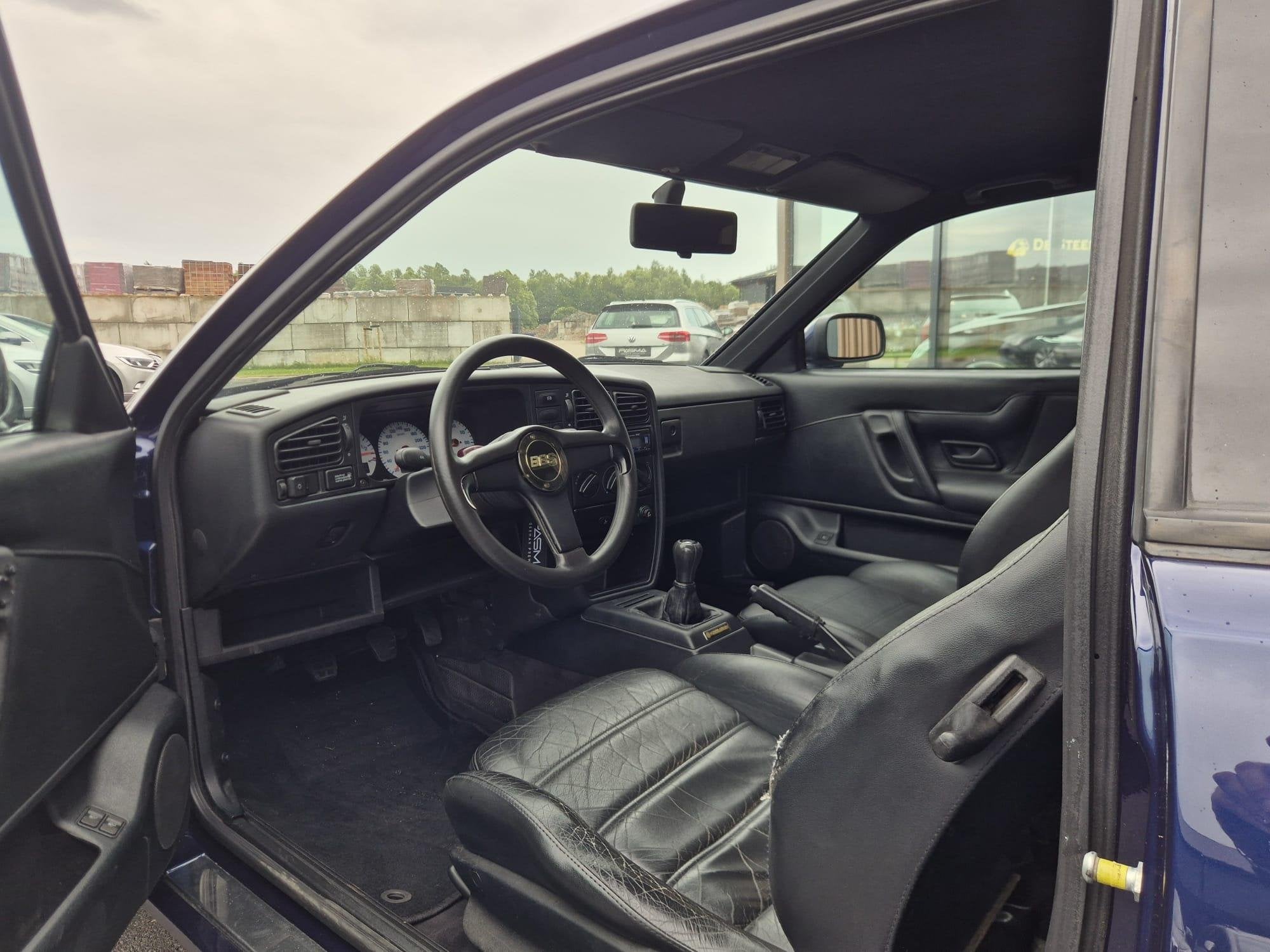 Volkswagen Corrado 3.2 V6 R32 | Gerestaureerd | Liefhebbersa, Auto's, Voorwielaandrijving, Stof, Zwart, 3189 cc