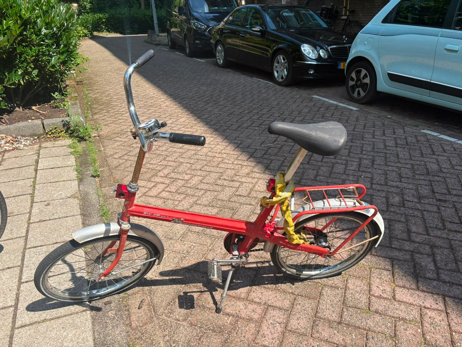 Rood fietsje te koop, Ophalen, Zo goed als nieuw