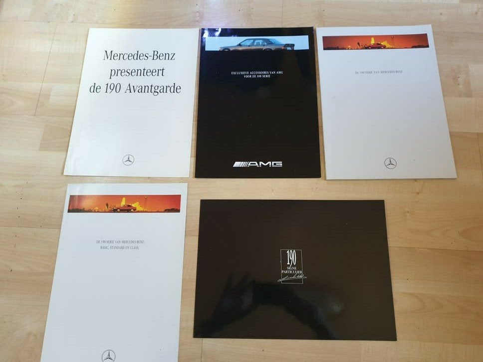 Mercedes 190 W201 folders 5x, Ophalen of Verzenden, Zo goed als nieuw, Mercedes