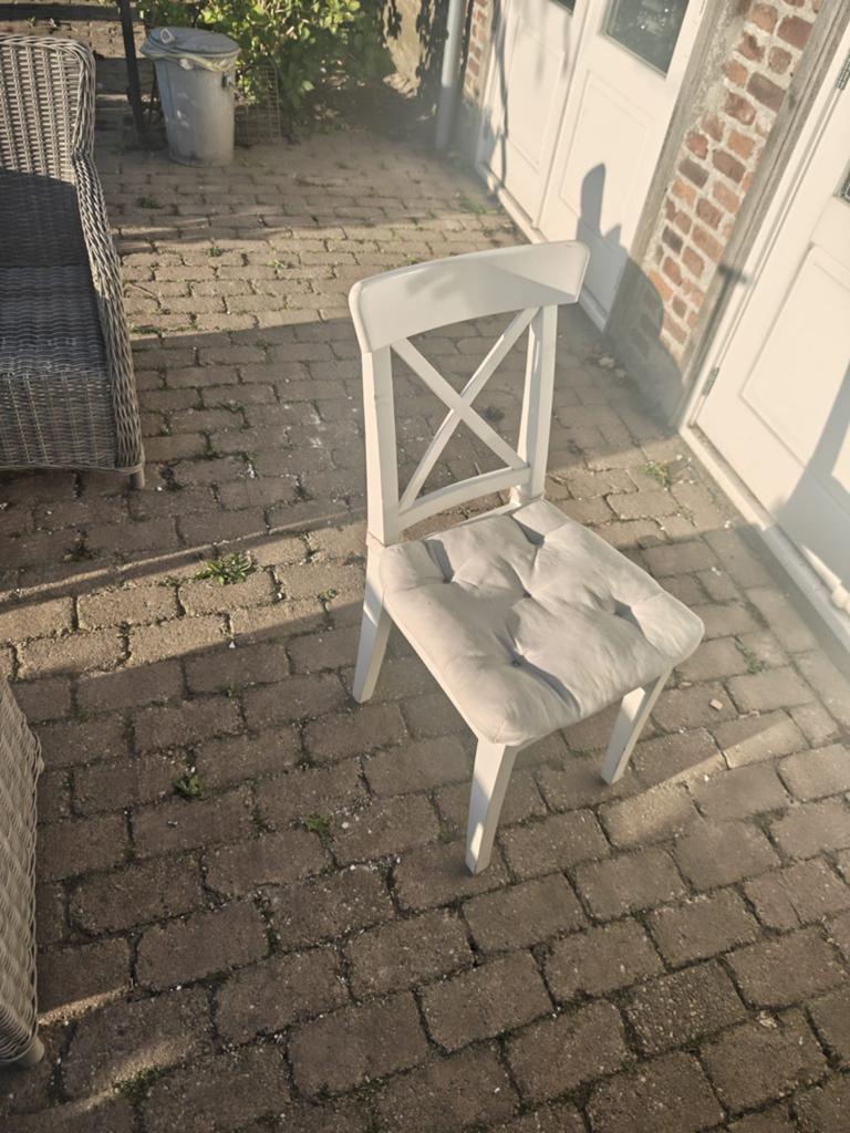 7 witte houten stoelen van ikea, Gebruikt, Wit, Ophalen of Verzenden, Vier