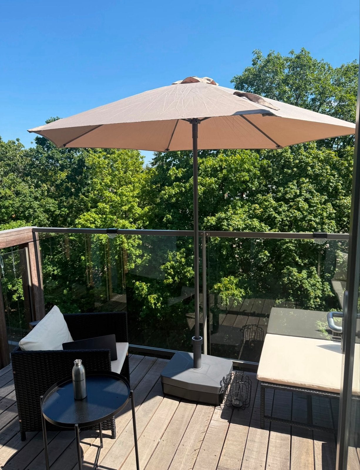 Nieuw in verpakking: Parasol 2,3m diameter met parasolvoet