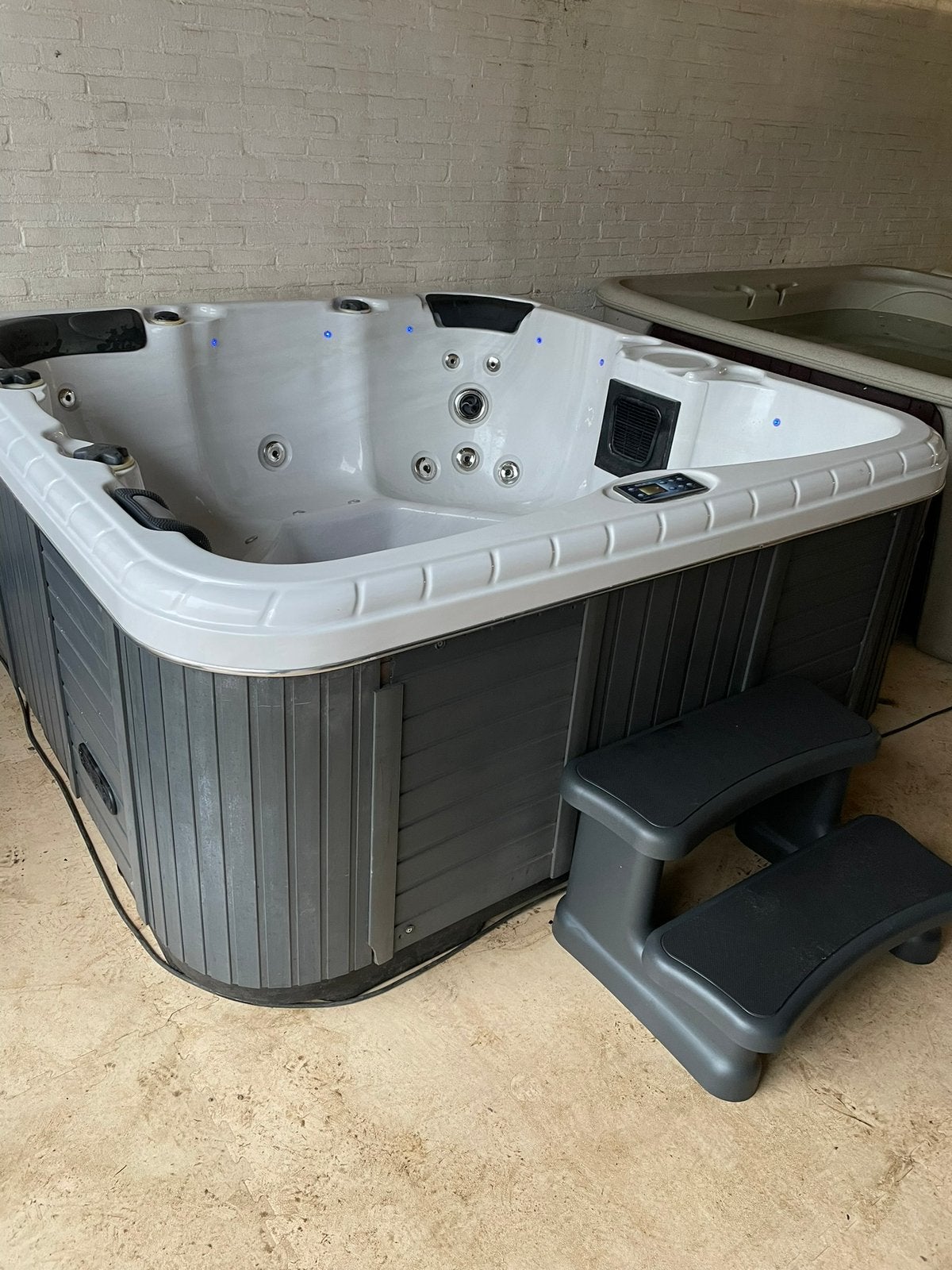 Mooie Passion refresh spa 2x2m leveren is mogelijk, Ophalen of Verzenden, Gebruikt