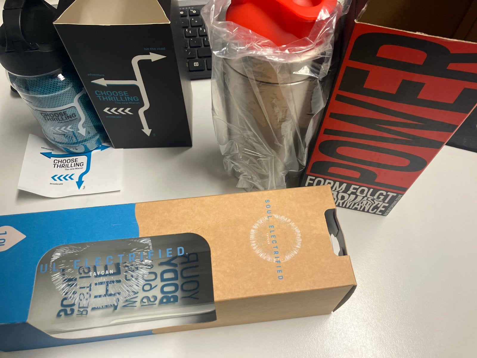 Porsche Merchandise Set: Fles, Shaker & Koelhanddoek, Ophalen of Verzenden, Nieuw