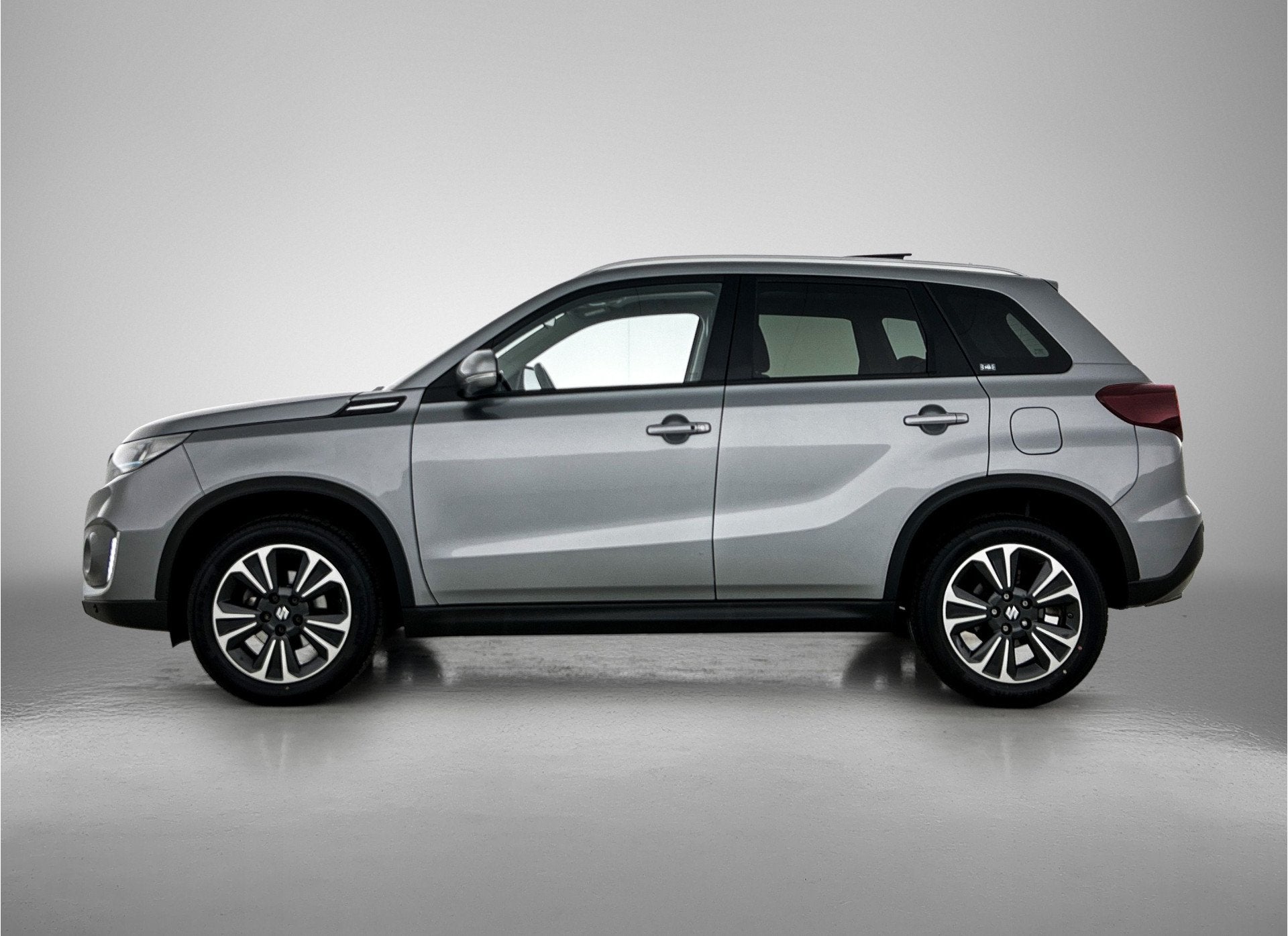 Suzuki Vitara 1.4 Boosterjet Style Smart Hybrid | Elektrisch, Gebruikt, 4 cilinders, Leder en Stof, 49 €/maand