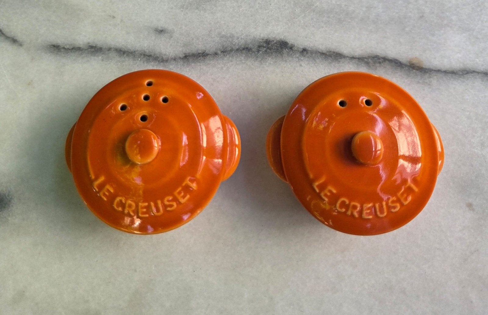 Originele Le Creuset peper- en zoutstel – Mini cocotte, Le Creuset, Overige typen, Ophalen of Verzenden, Zo goed als nieuw