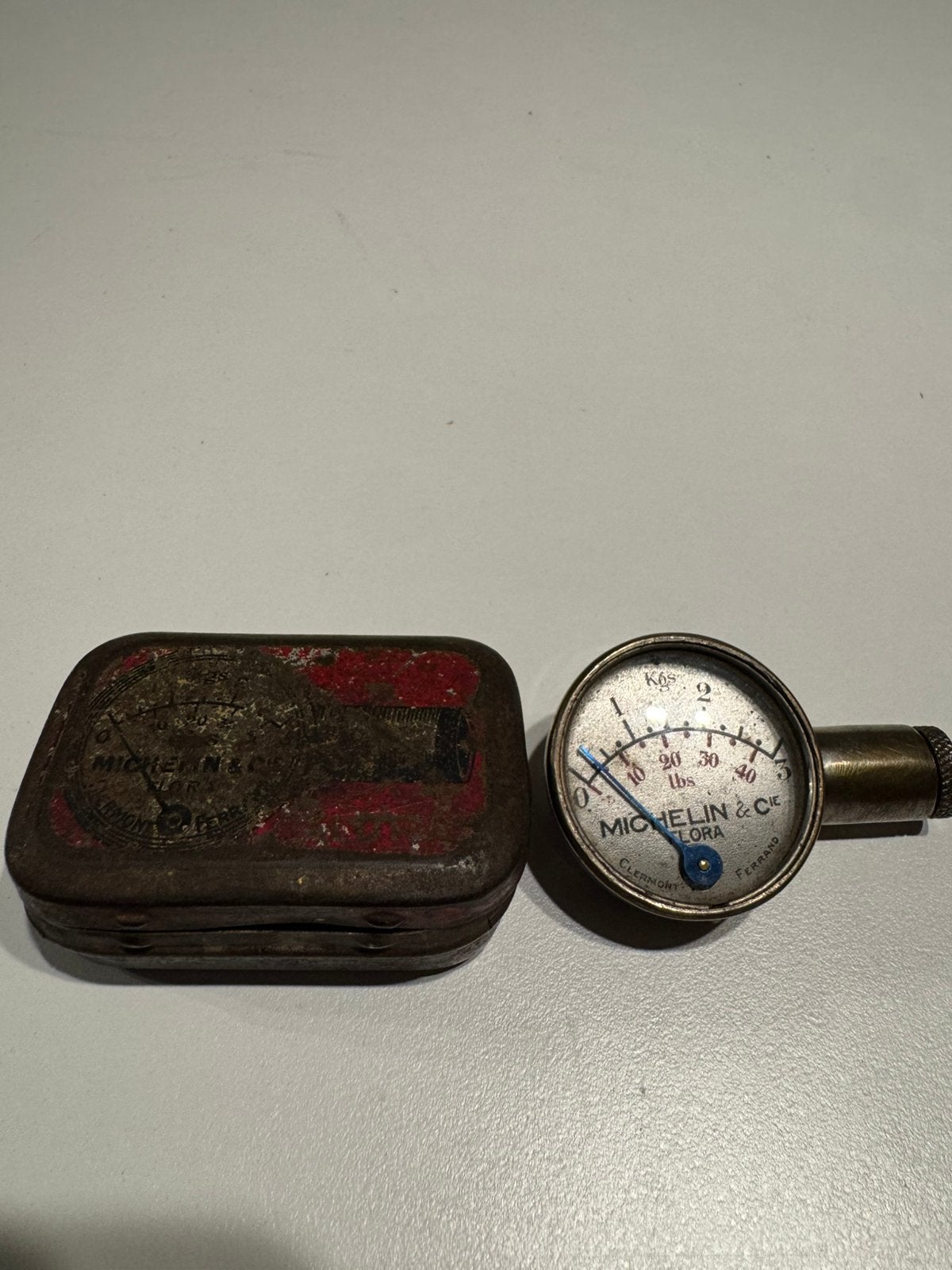 Manometer Michelin Flora, Ophalen