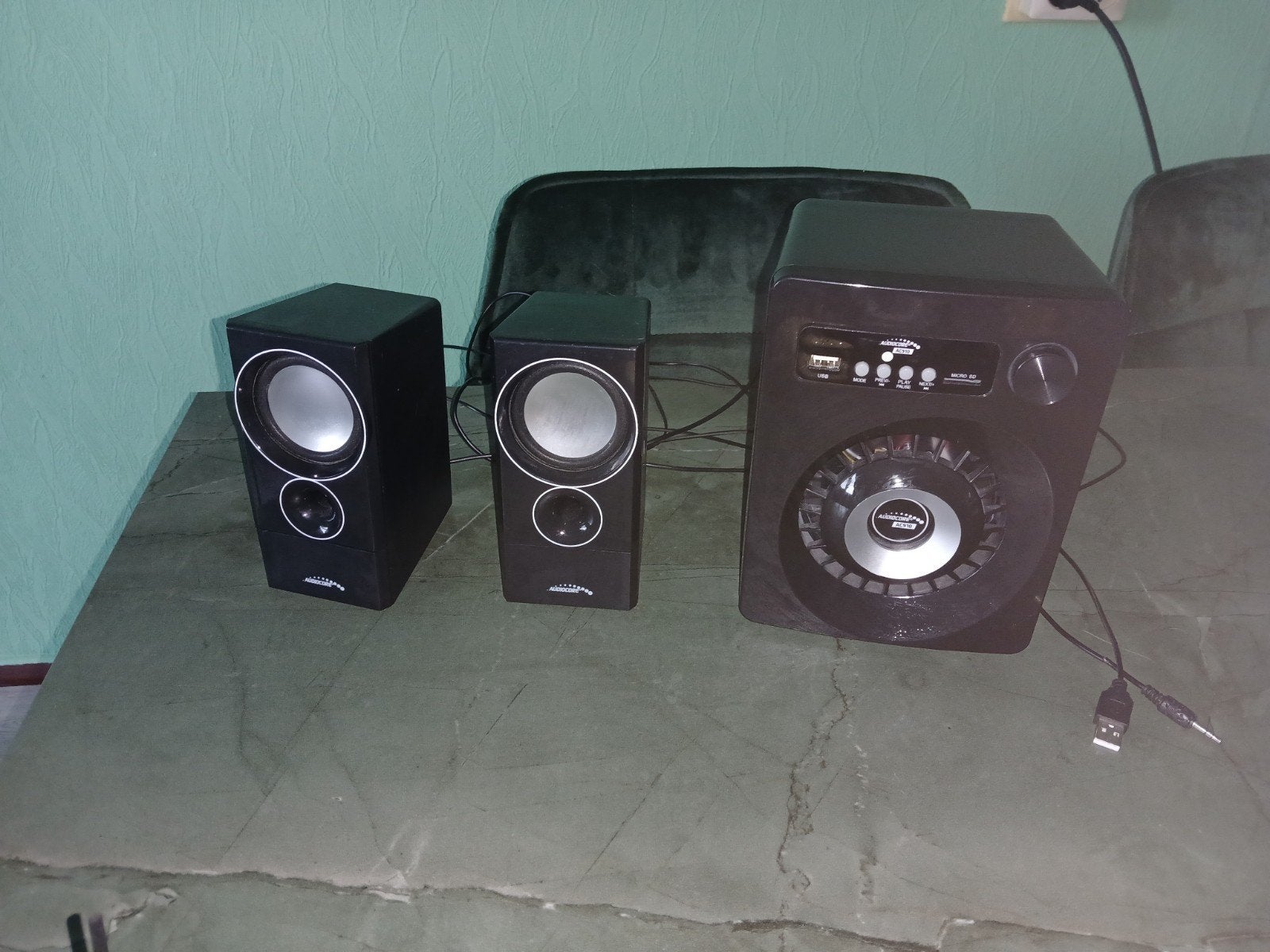 Radio met Bluetooth, AUX en 2 speakers, Gebruikt, MP3-aansluiting, Tuner of Radio, Ophalen
