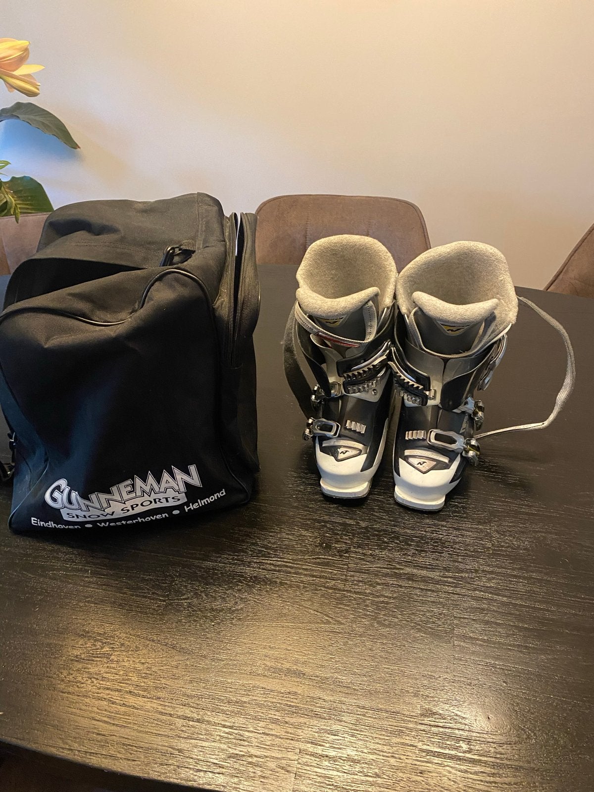 Nordica Skischoenen met tas - Maat 38 - Gebruikt, Sport en Fitness, Ophalen, Gebruikt, 100 tot 140 cm, Schoenen
