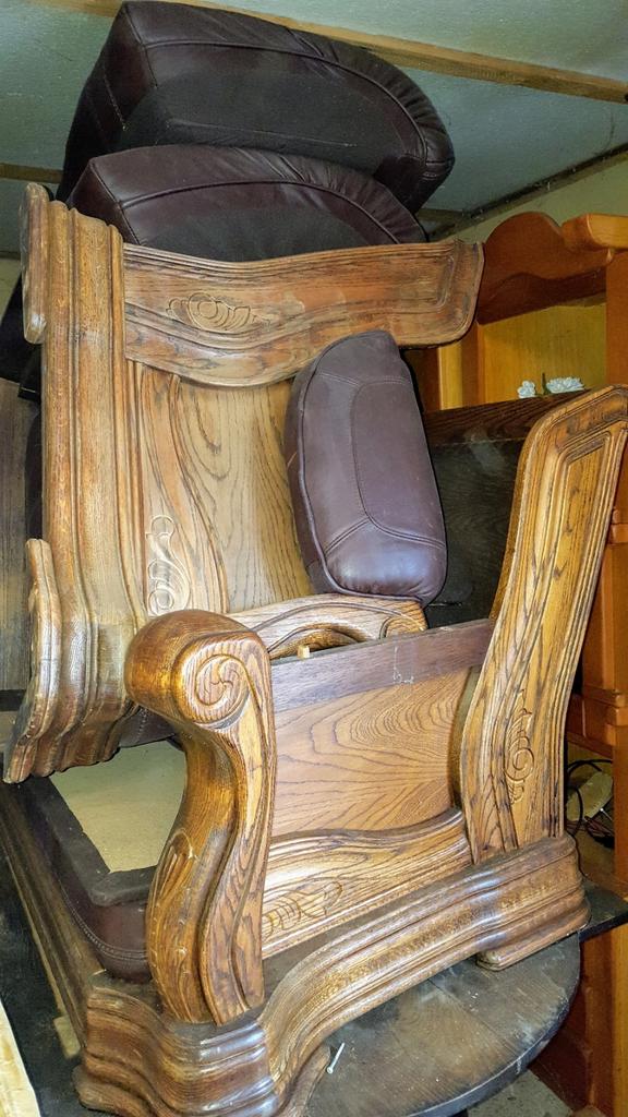 Eiken fauteuiles met bank, Ophalen