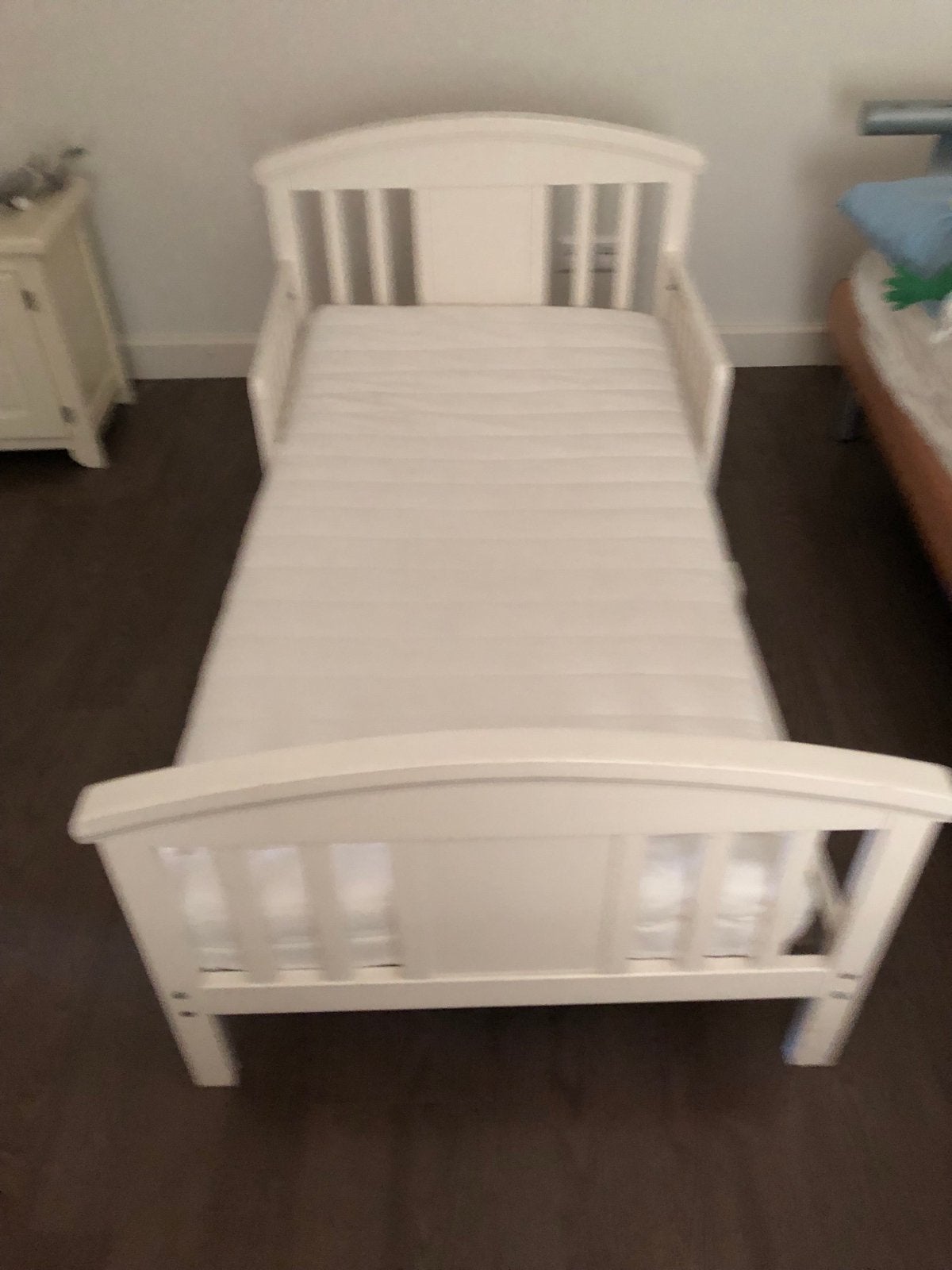 Wit kinderbed met matras, Kinderen en Baby's, Ophalen, Gebruikt, 70 tot 85 cm, 140 tot 160 cm