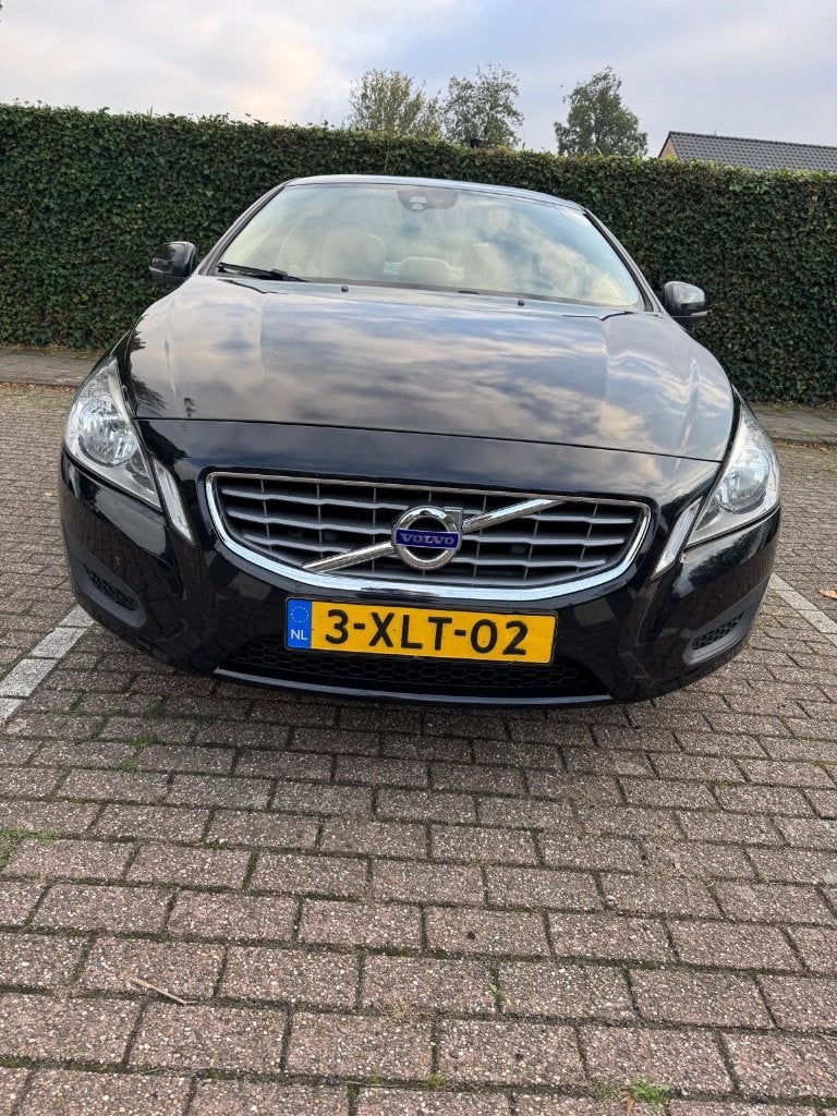 Volvo S60 D3 Momentum 163 PK Automaat., Verwarmde buitenspiegels, Stof, Beige, 4 cilinders