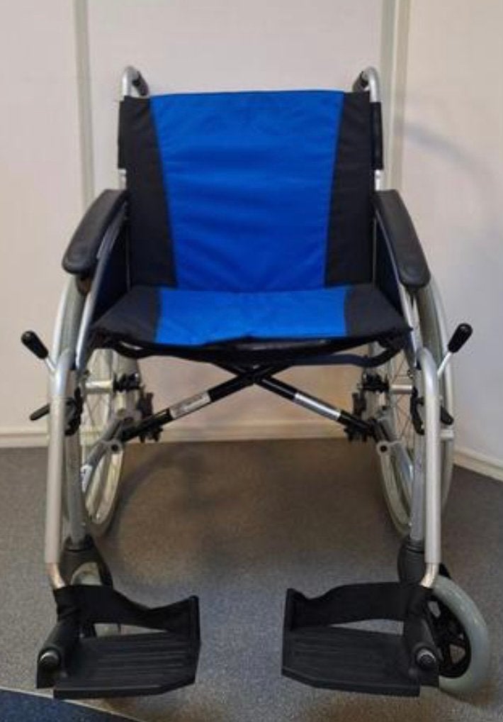 Super lichtgewicht rolstoel, Diversen, Rolstoelen, Ophalen, Inklapbaar, Zo goed als nieuw, Duwrolstoel