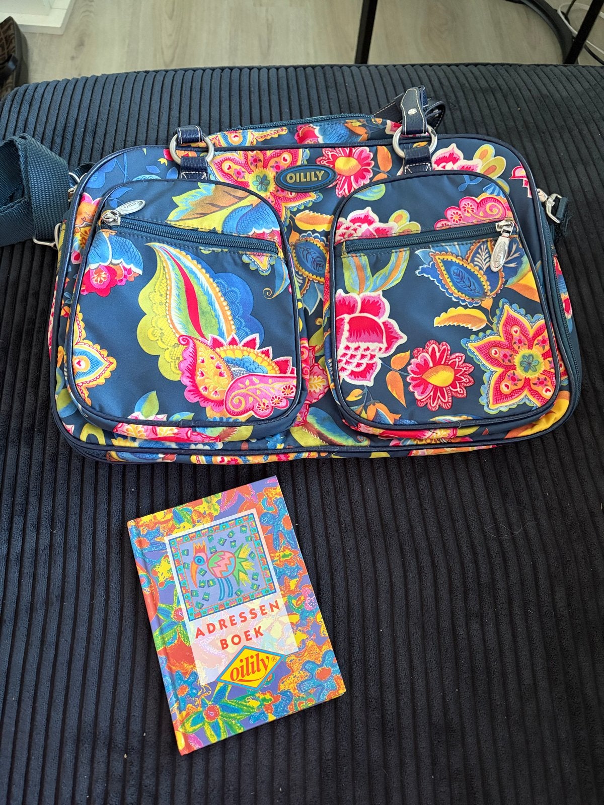 Oilily Schoudertas/Laptoptas met Adressenboek, Sieraden, Tassen en Uiterlijk, Tassen | Damestassen, Ophalen of Verzenden, Zo goed als nieuw