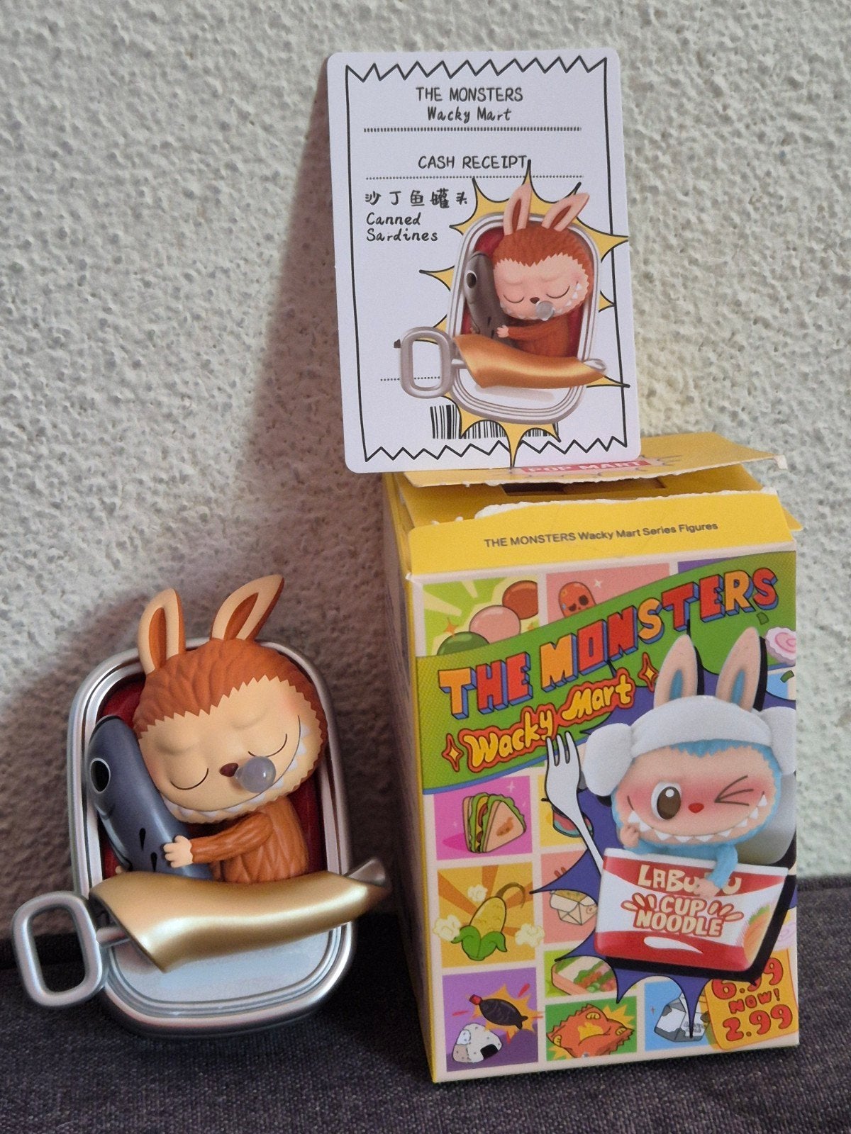Popmart Labubu the Monsters Wacky Mart series Sardine blikje, Verzamelen, Poppetjes en Figuurtjes, Ophalen of Verzenden, Zo goed als nieuw