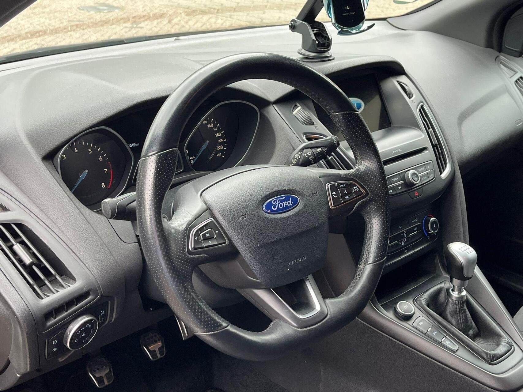 Ford Focus 1.0 ST Line! Navi, Climat, Bluetooth, LM.., Elektrische ramen, Gebruikt, Euro 6, Met garantie (alle)