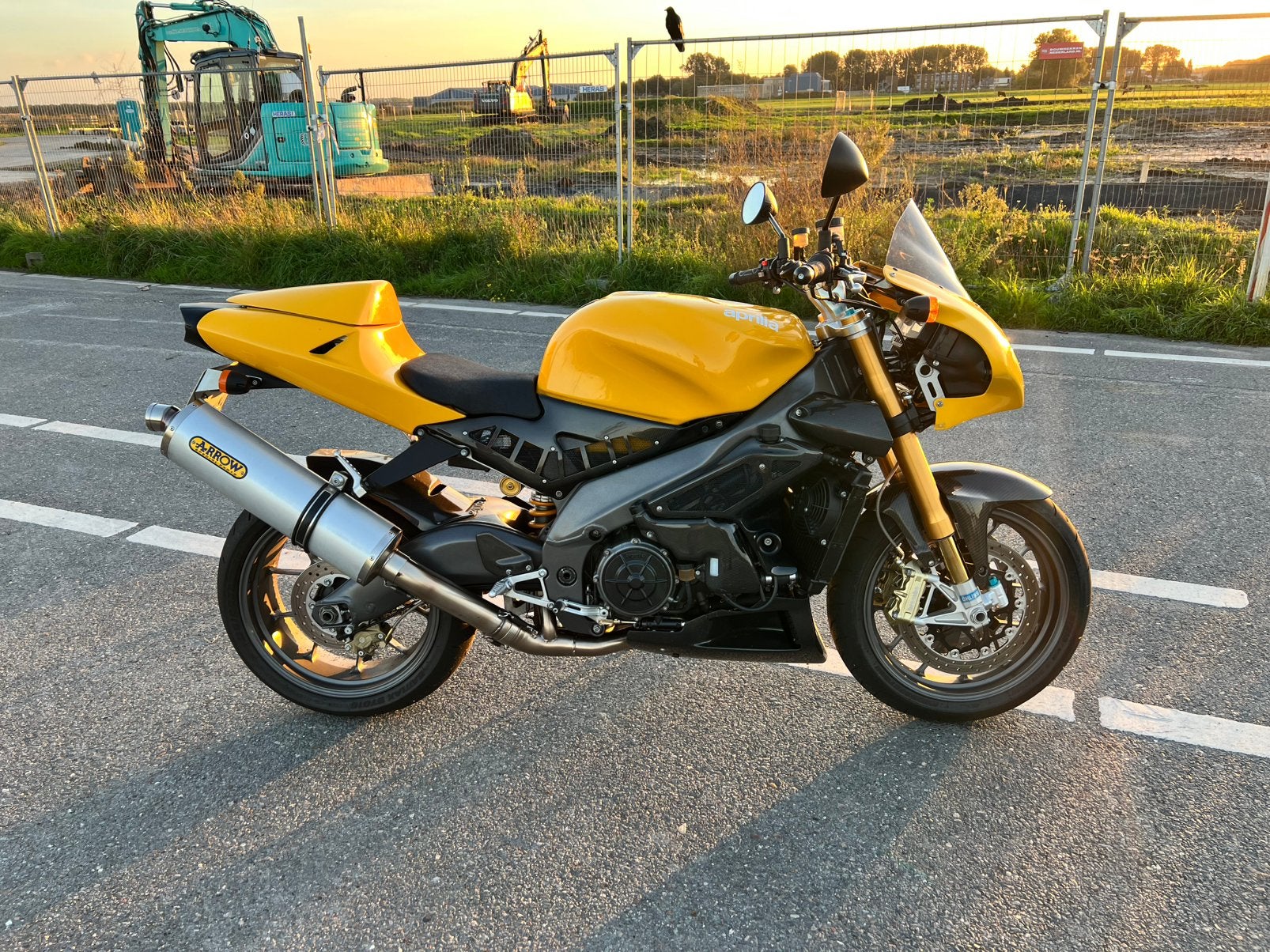 Aprilia RSV Tuono, 2 cilinders, Sportuitlaat, Occasion, Motorrijbewijs A