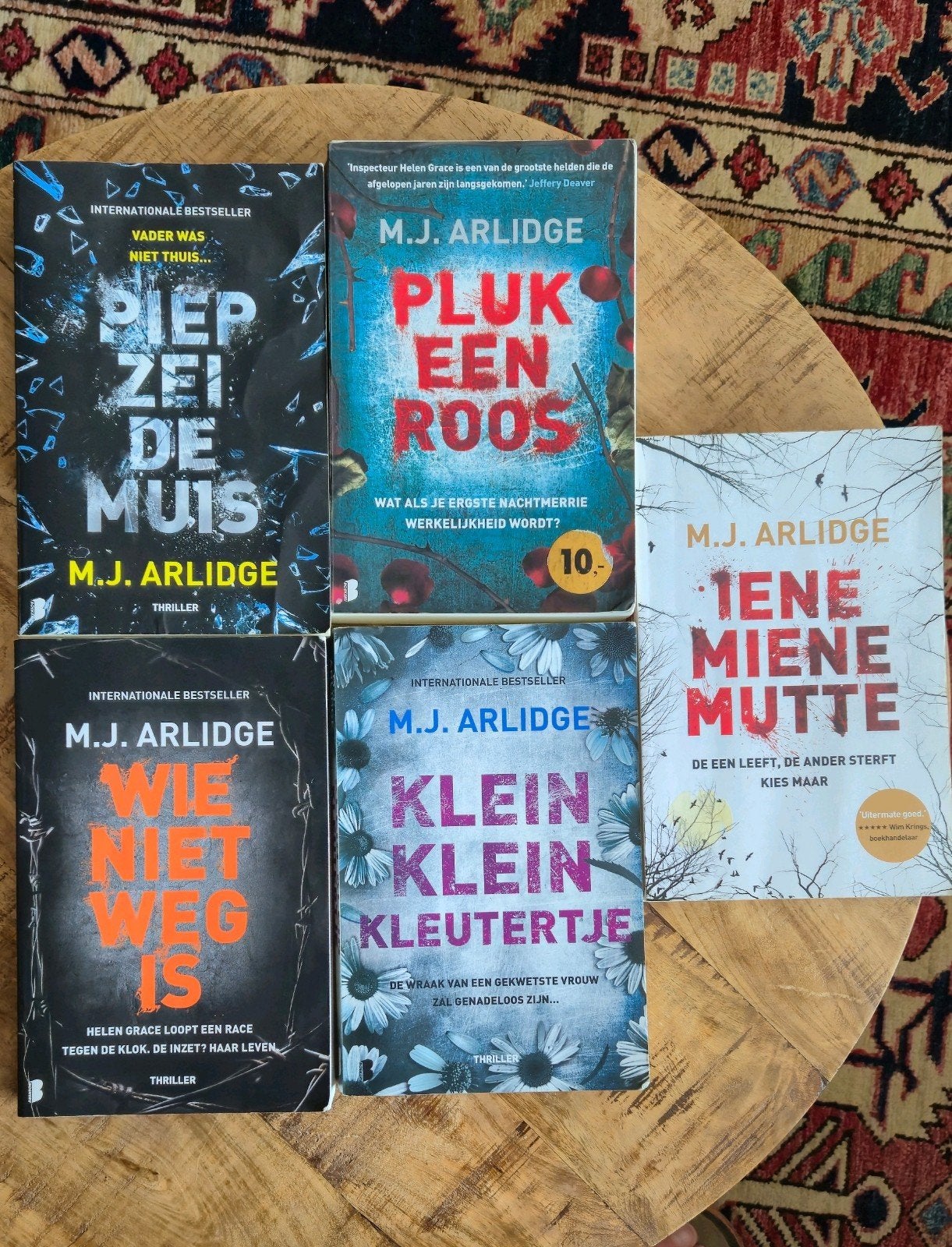 M.J. Arlidge thrillers - 5 boeken, tweedehands, Ophalen of Verzenden, Gelezen, M.J. Arlidge
