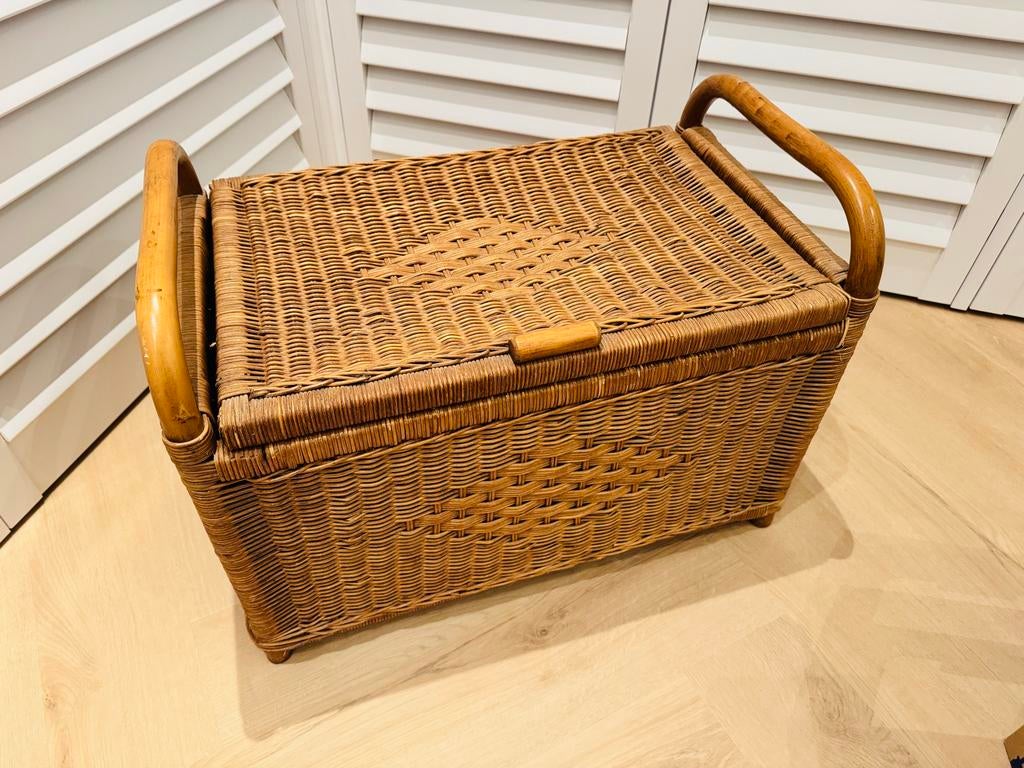 Vintage rotan opbergmand met handvatten, Mand, Ophalen of Verzenden, Zo goed als nieuw, Riet