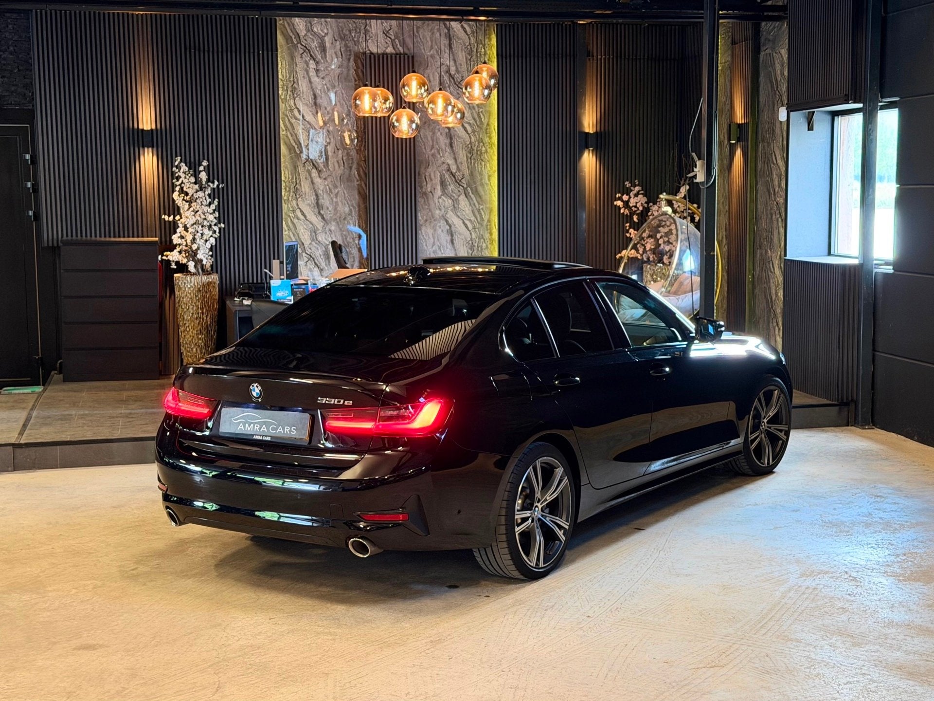 BMW 3-serie 330e M sport|Pano|Bomvol!, Auto's, Automaat, 1998 cc, Gebruikt, Euro 6