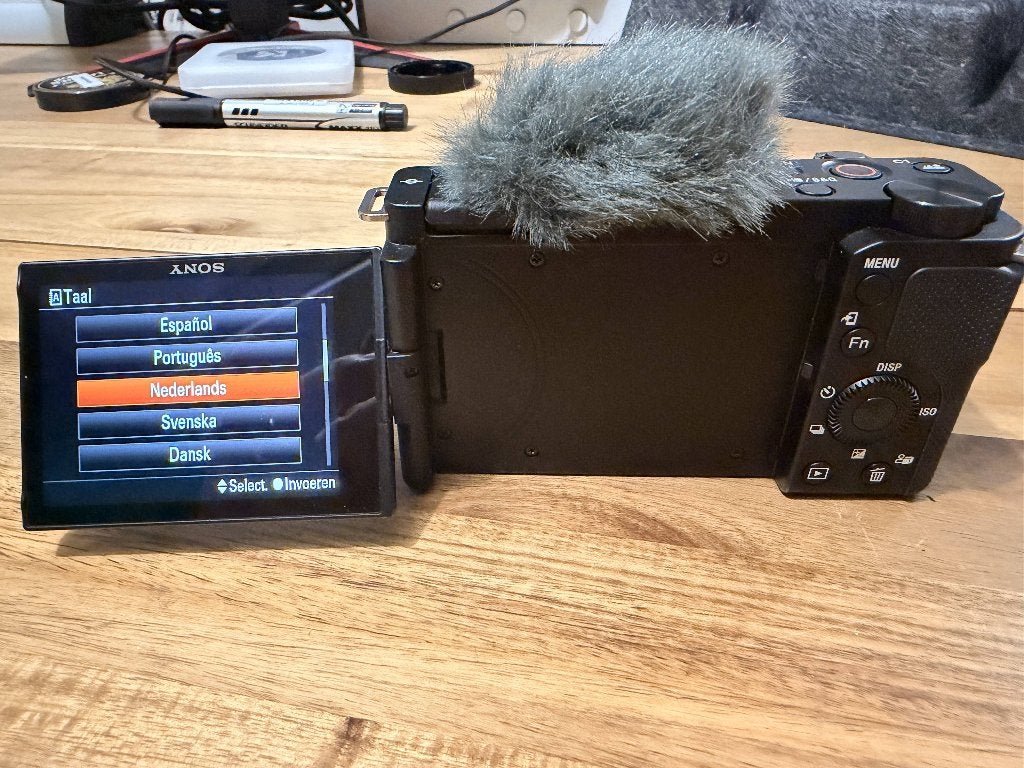 Foto 5 van Sony ZV-E10 Vlogcamera met 16-50mm lens en accu adapter