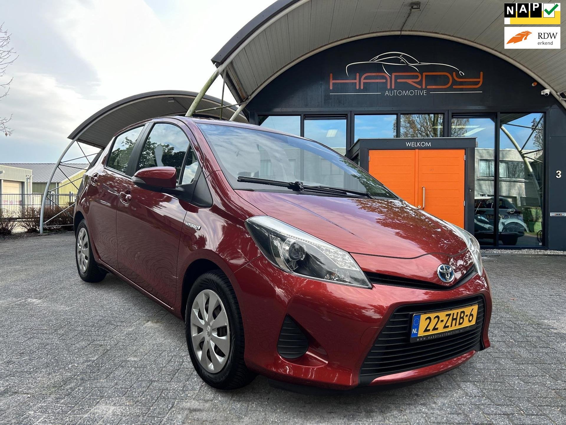 Toyota Yaris 1.5 Full Hybrid Afn Trekhaak NL-Auto Rijklaarpr, Euro 5, Gebruikt, Zwart, 4 cilinders