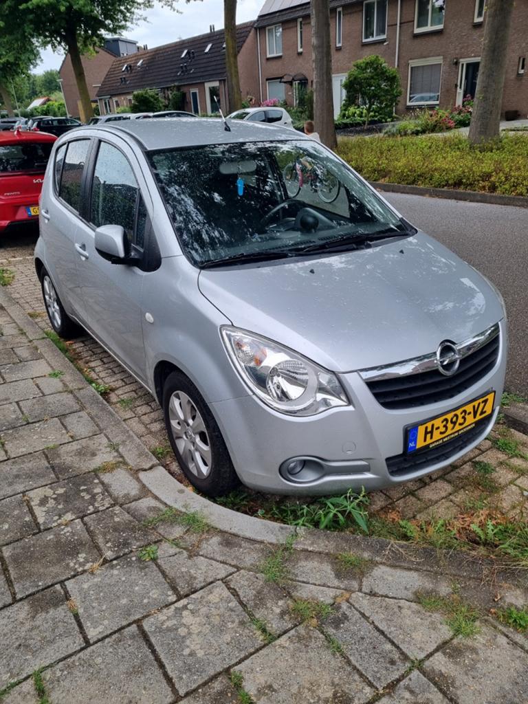 Opel Agila 1.2 16V AUT 2010 Grijs, 40 €/maand, 4 cilinders, Particulier, 200 kg