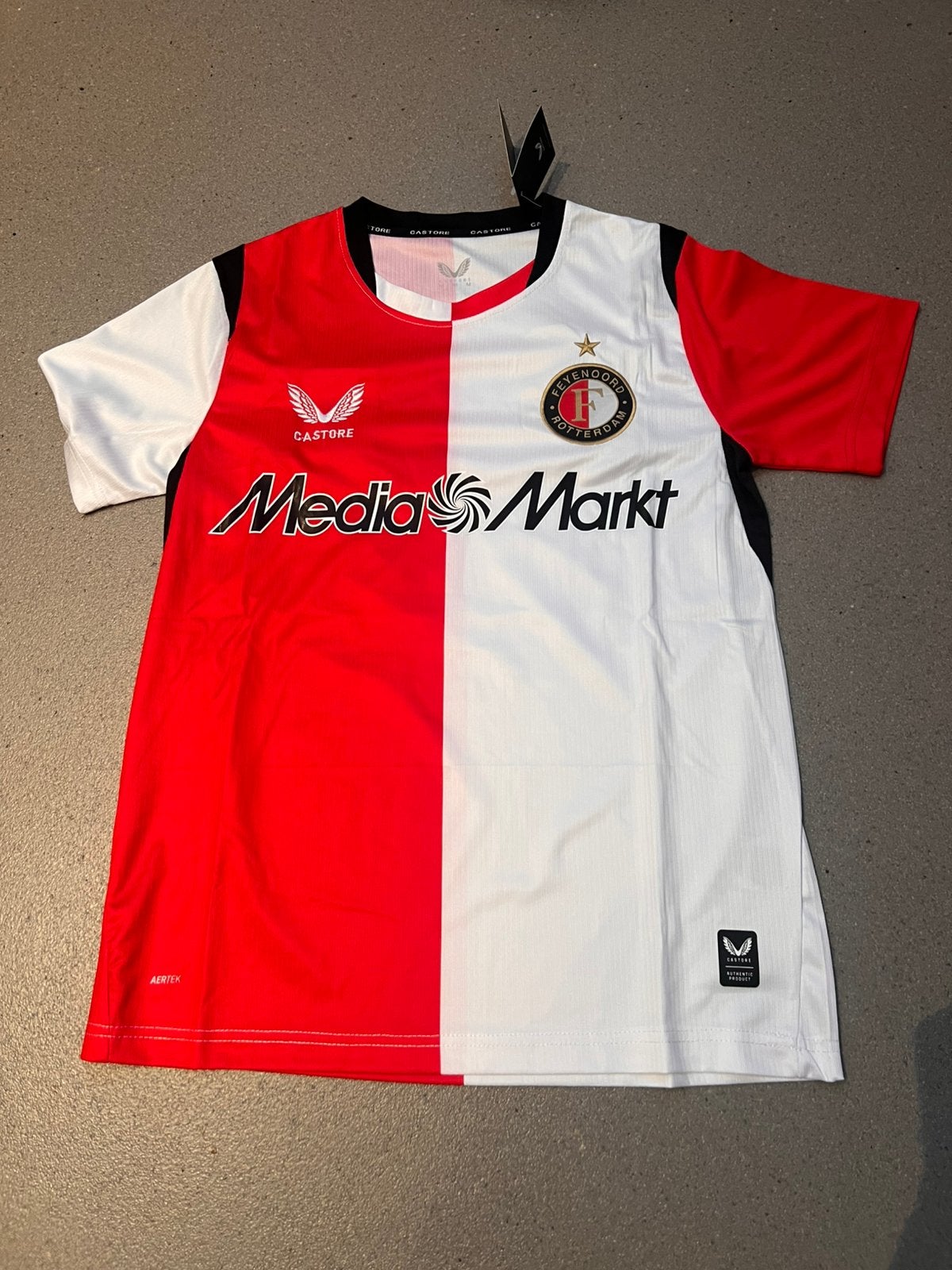 Feyenoord shirt maat M gloednieuw, Maat M, Ophalen of Verzenden, Nieuw, Shirt