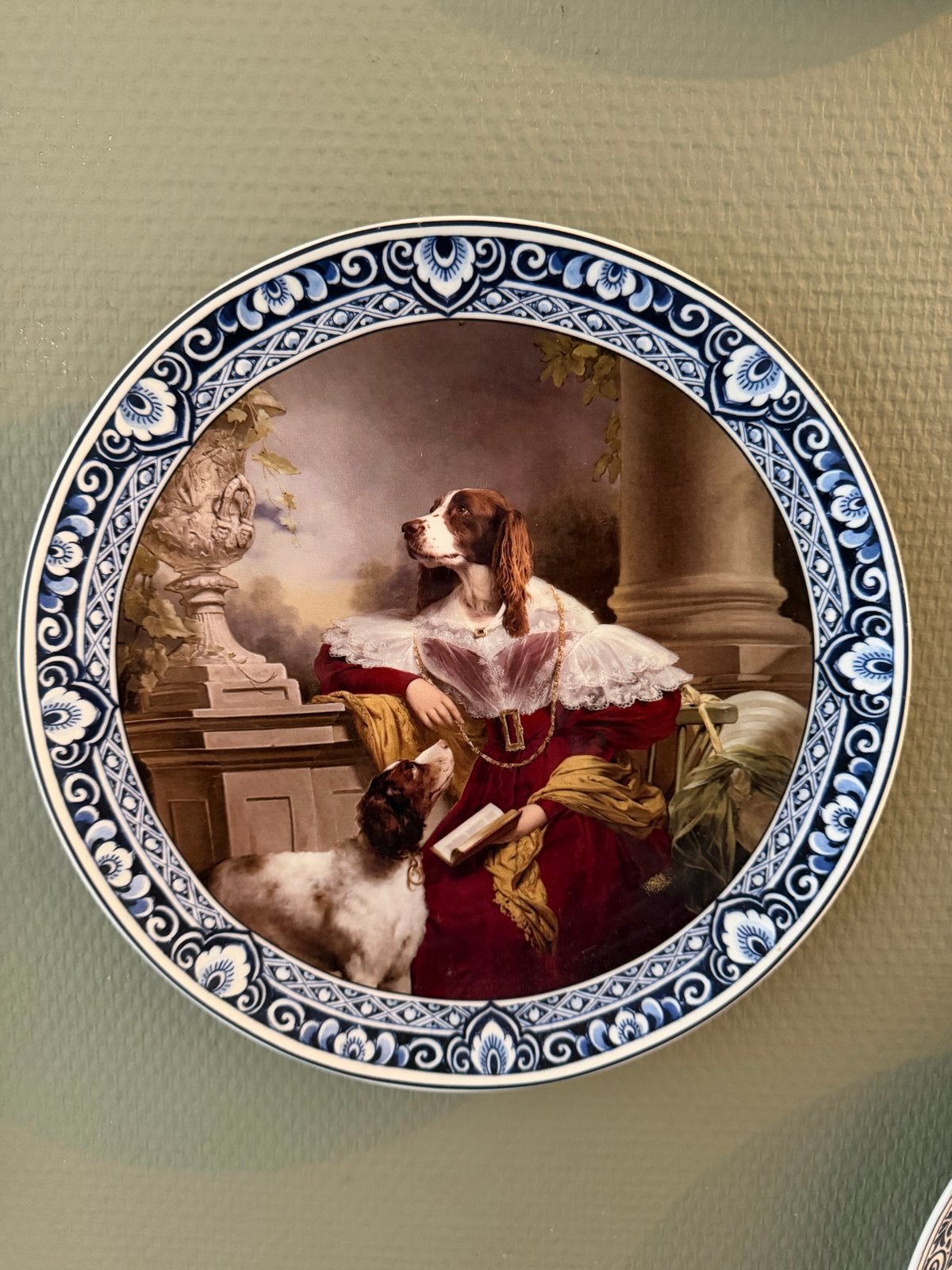 Heinen Delfts Blauw bord met dameshond, Ophalen