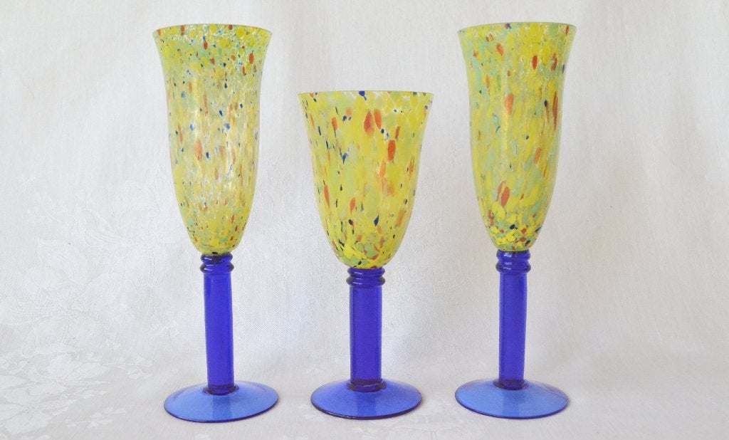 Drie geel blauwe glazen Wijnglazen – spetterglas Murano / CZ, Ophalen of Verzenden