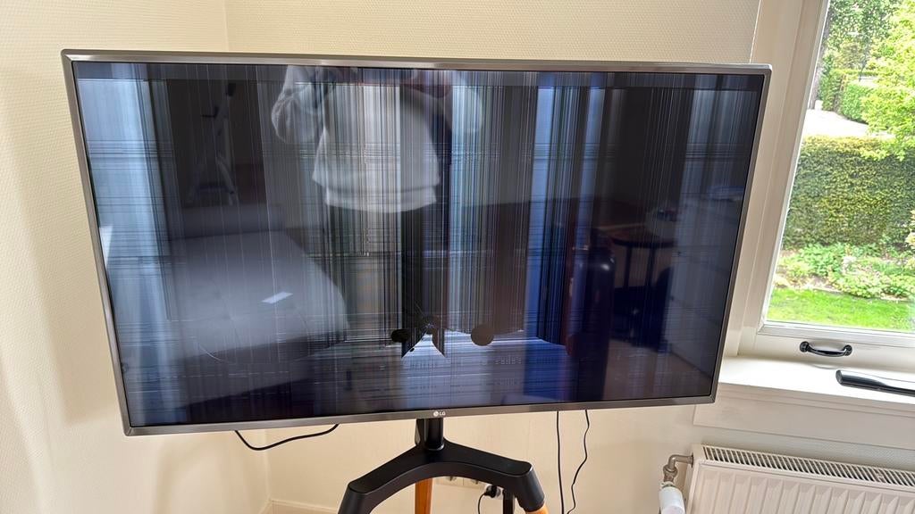 Kapotte LG tv televisie, Audio, Tv en Foto, Ophalen, 50 Hz, LG, 100 cm of meer